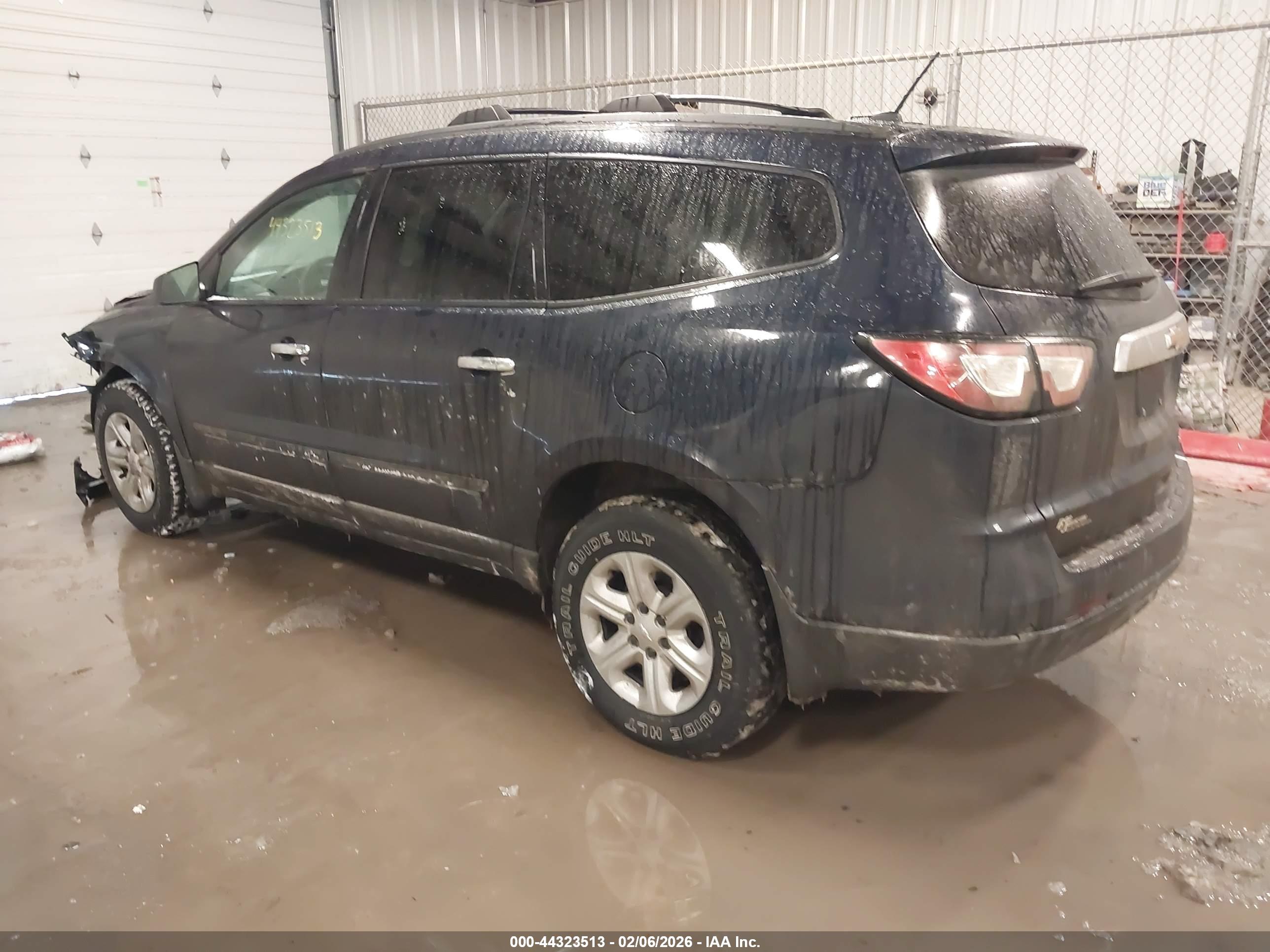 CHEVROLET TRAVERSE image 3