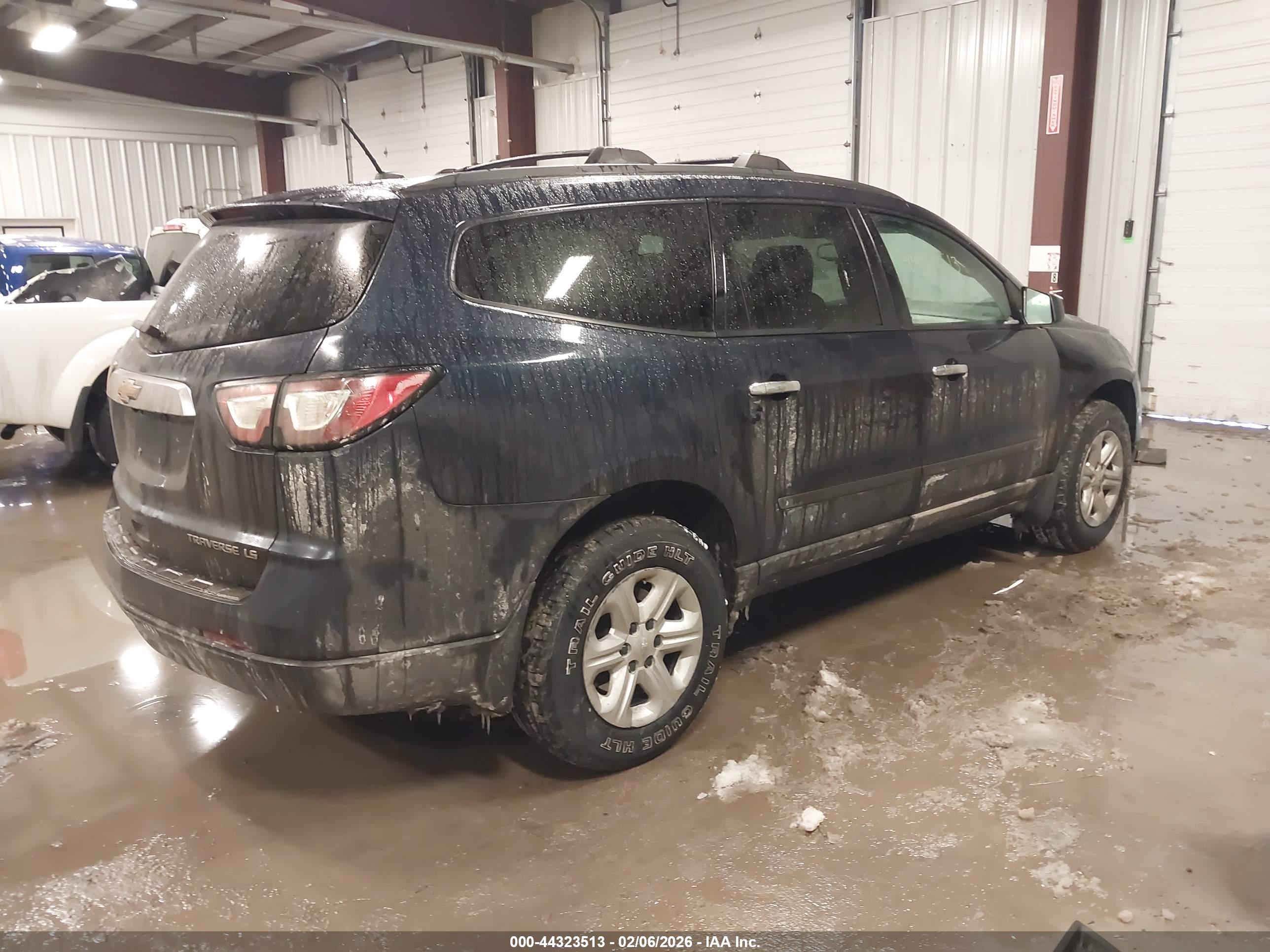 CHEVROLET TRAVERSE image 4
