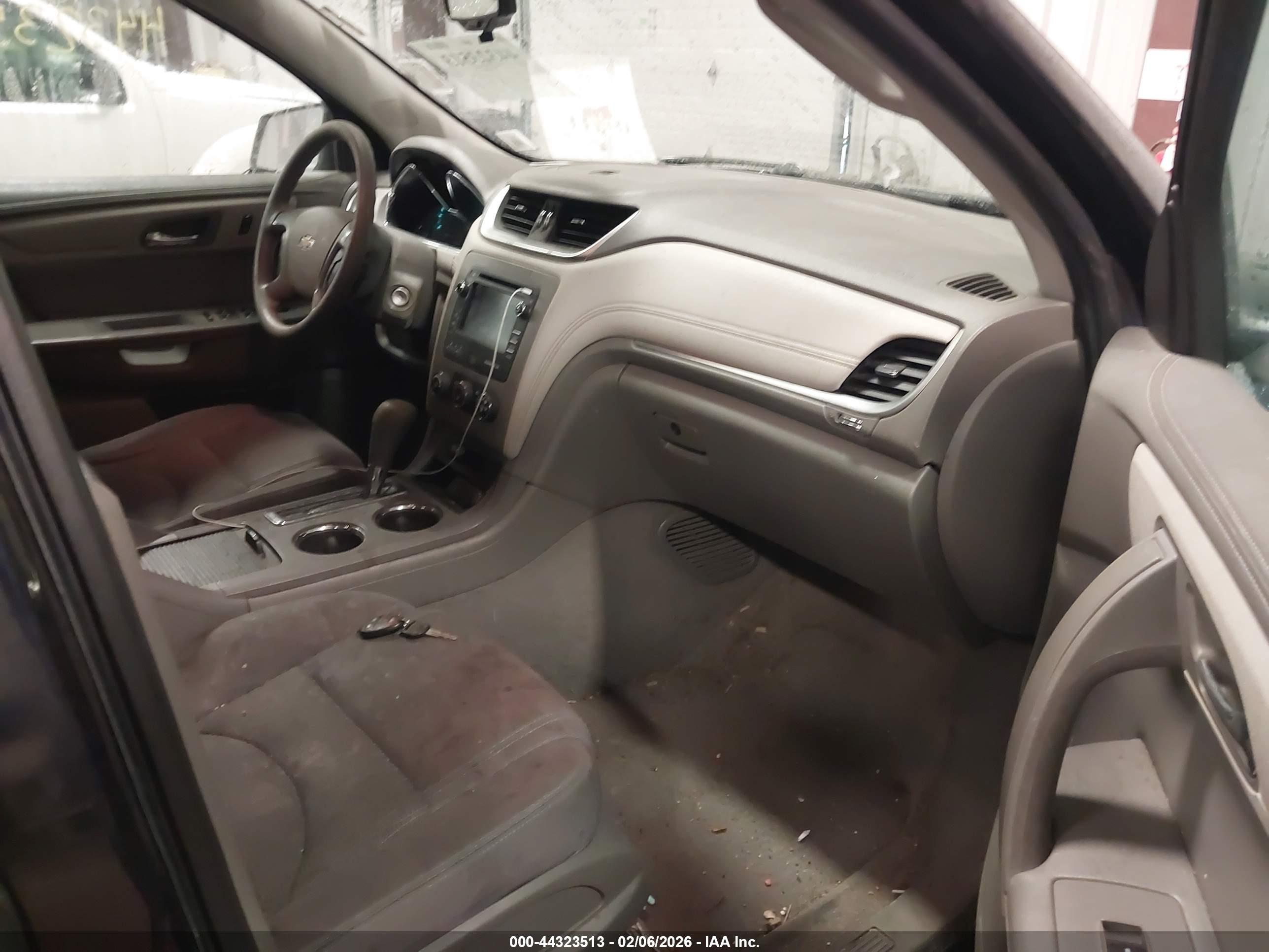 CHEVROLET TRAVERSE image 5