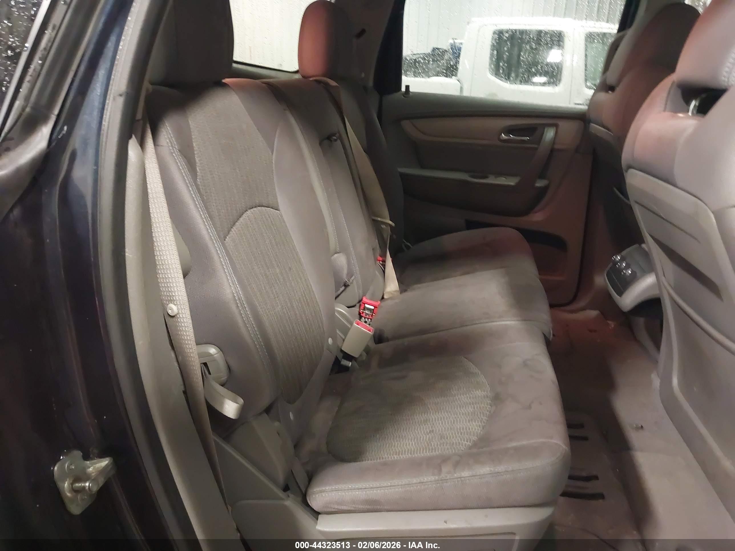 CHEVROLET TRAVERSE image 8