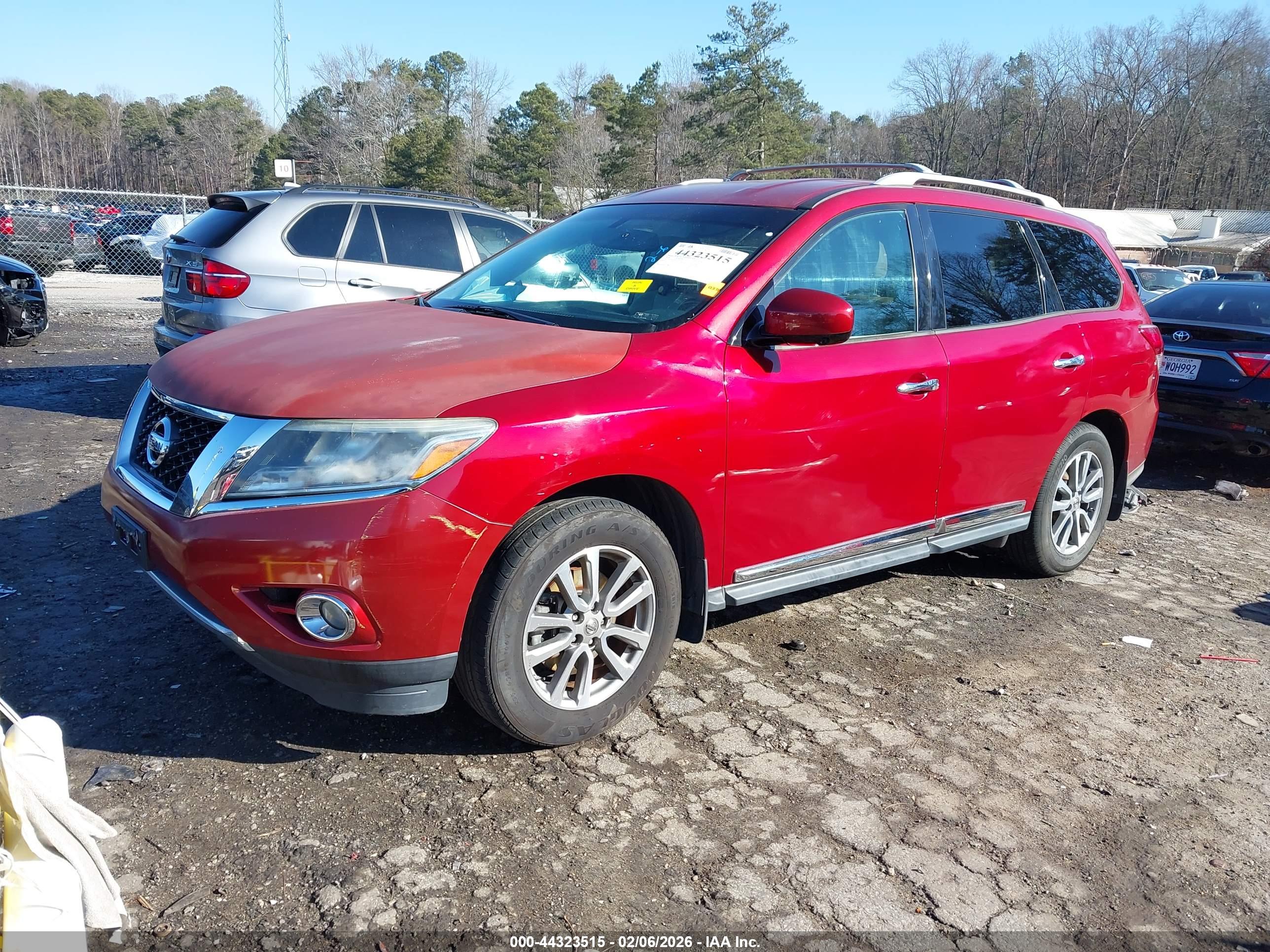 NISSAN PATHFINDER image 2