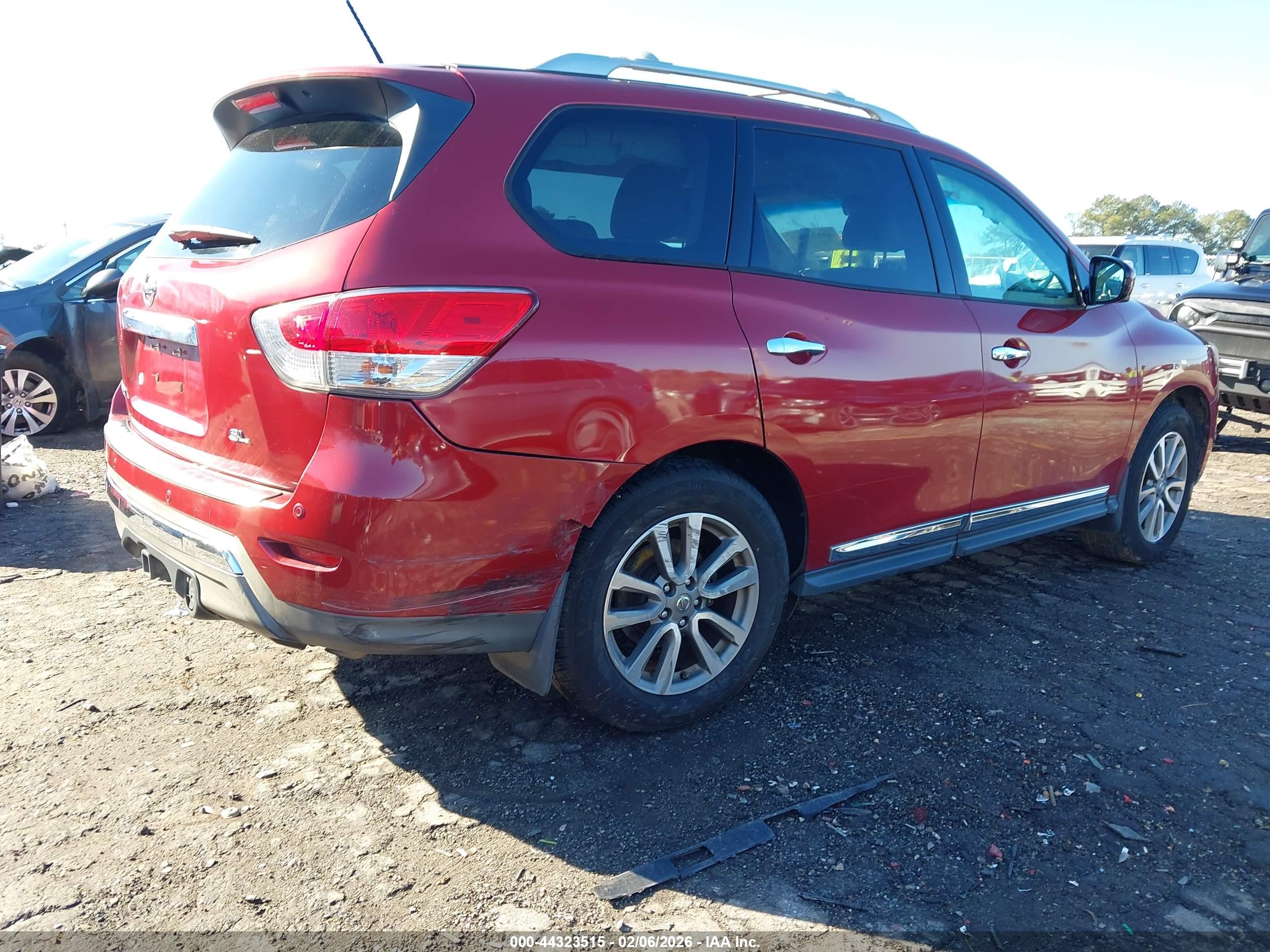 NISSAN PATHFINDER image 6