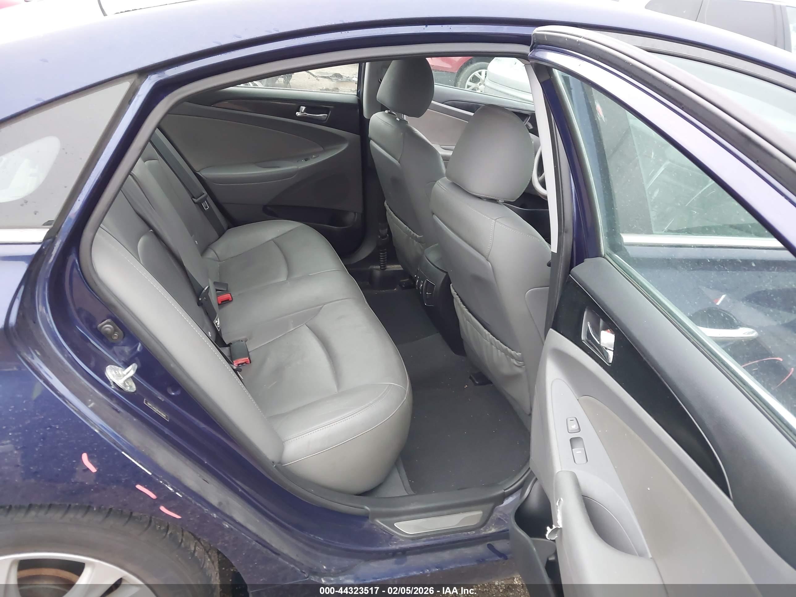 HYUNDAI SONATA image 8