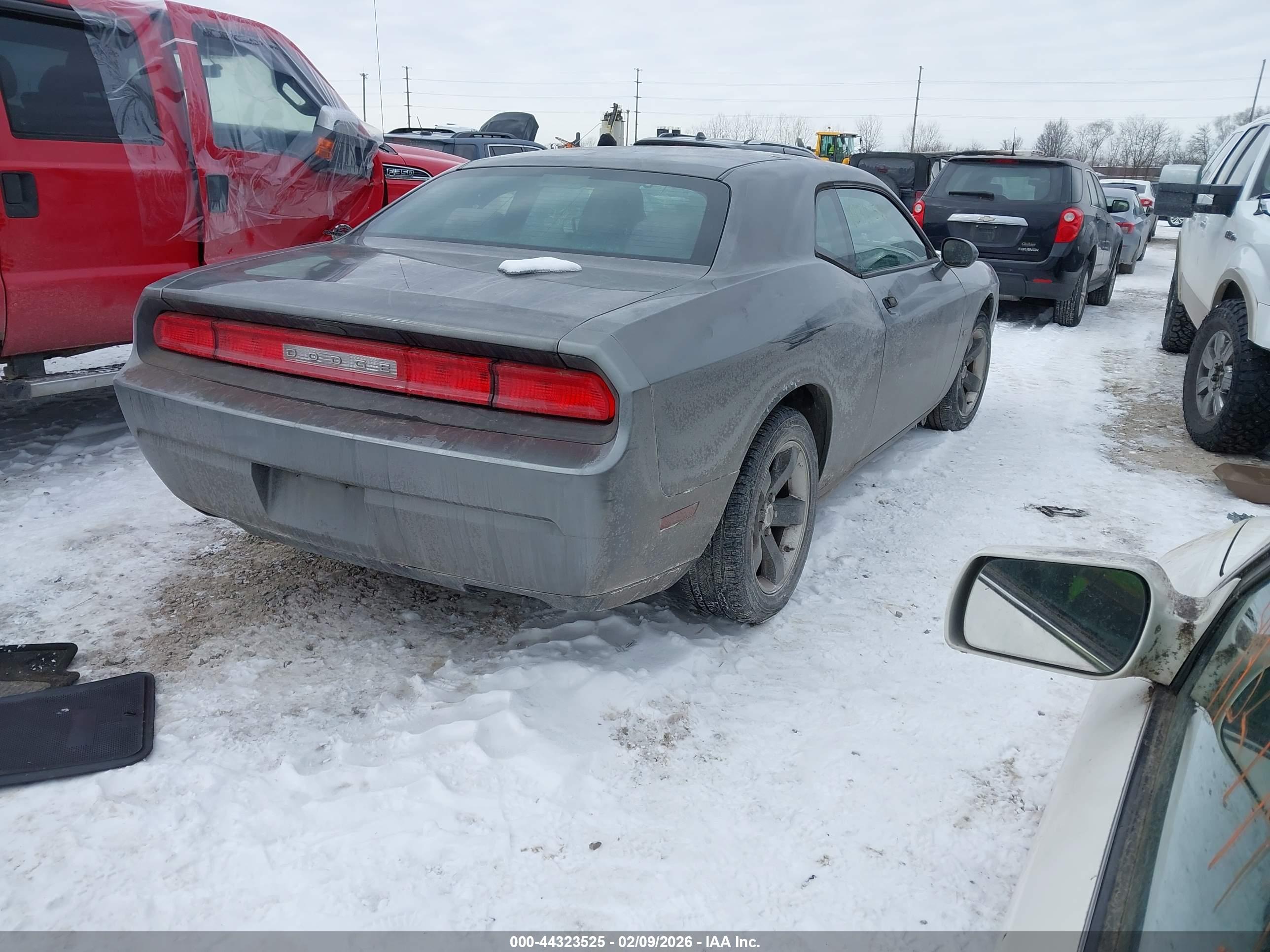 DODGE CHALLENGER image 4