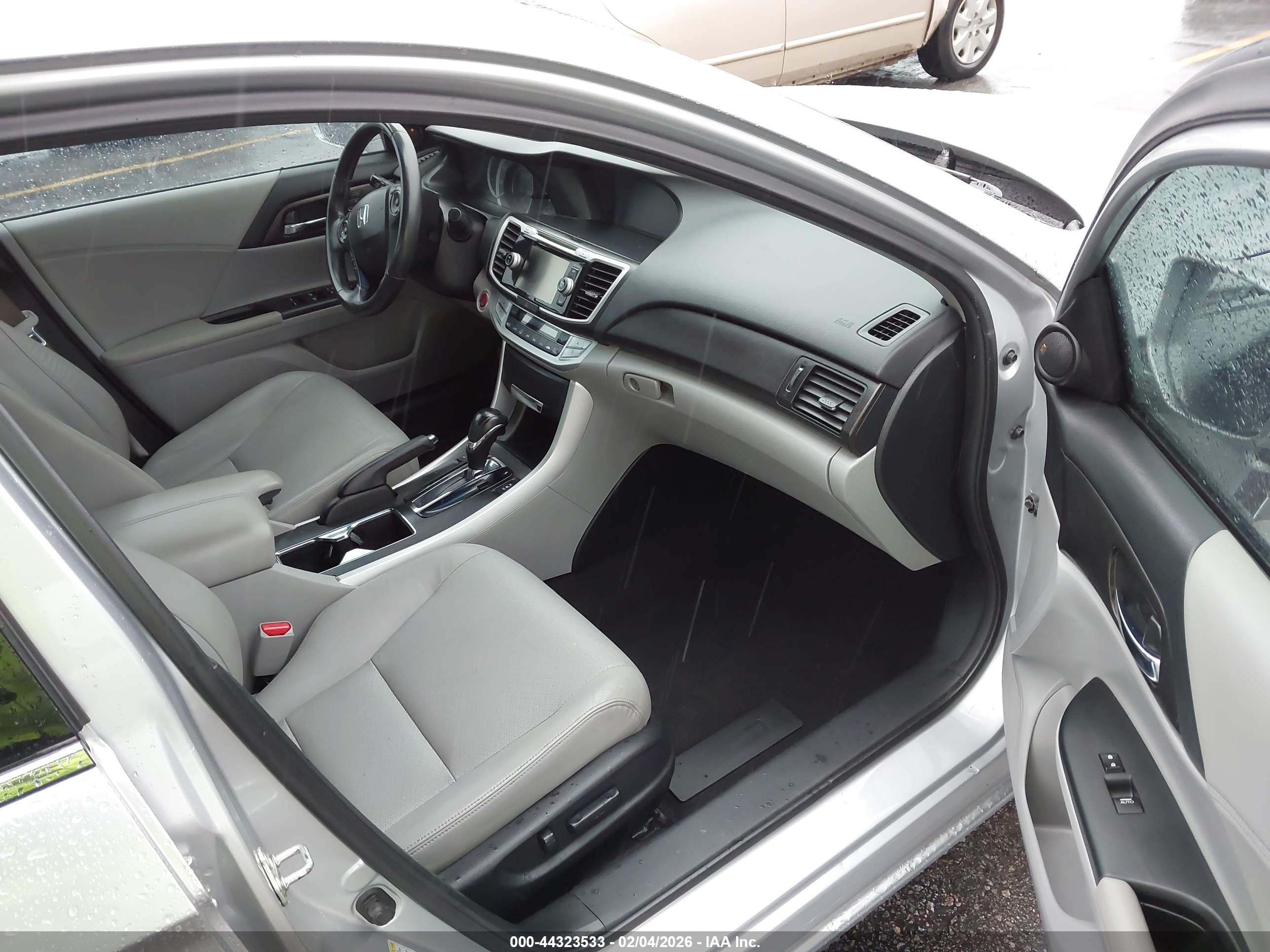 HONDA ACCORD image 5