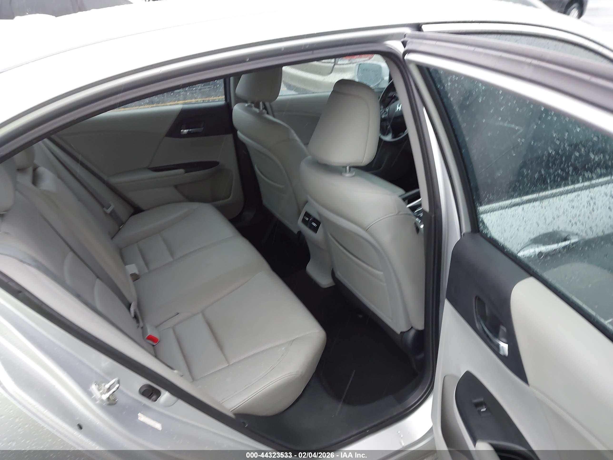 HONDA ACCORD image 8