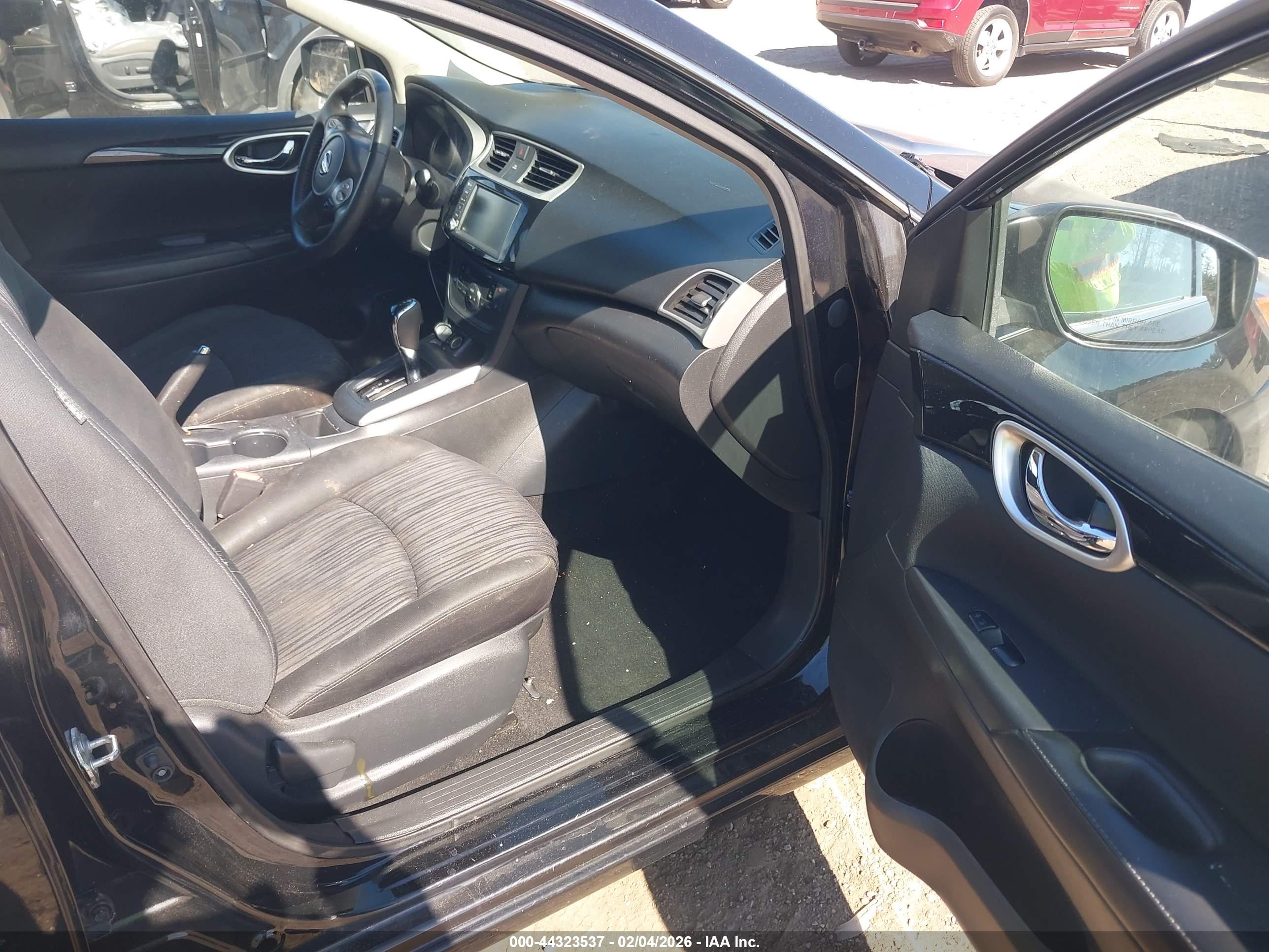 NISSAN SENTRA image 5