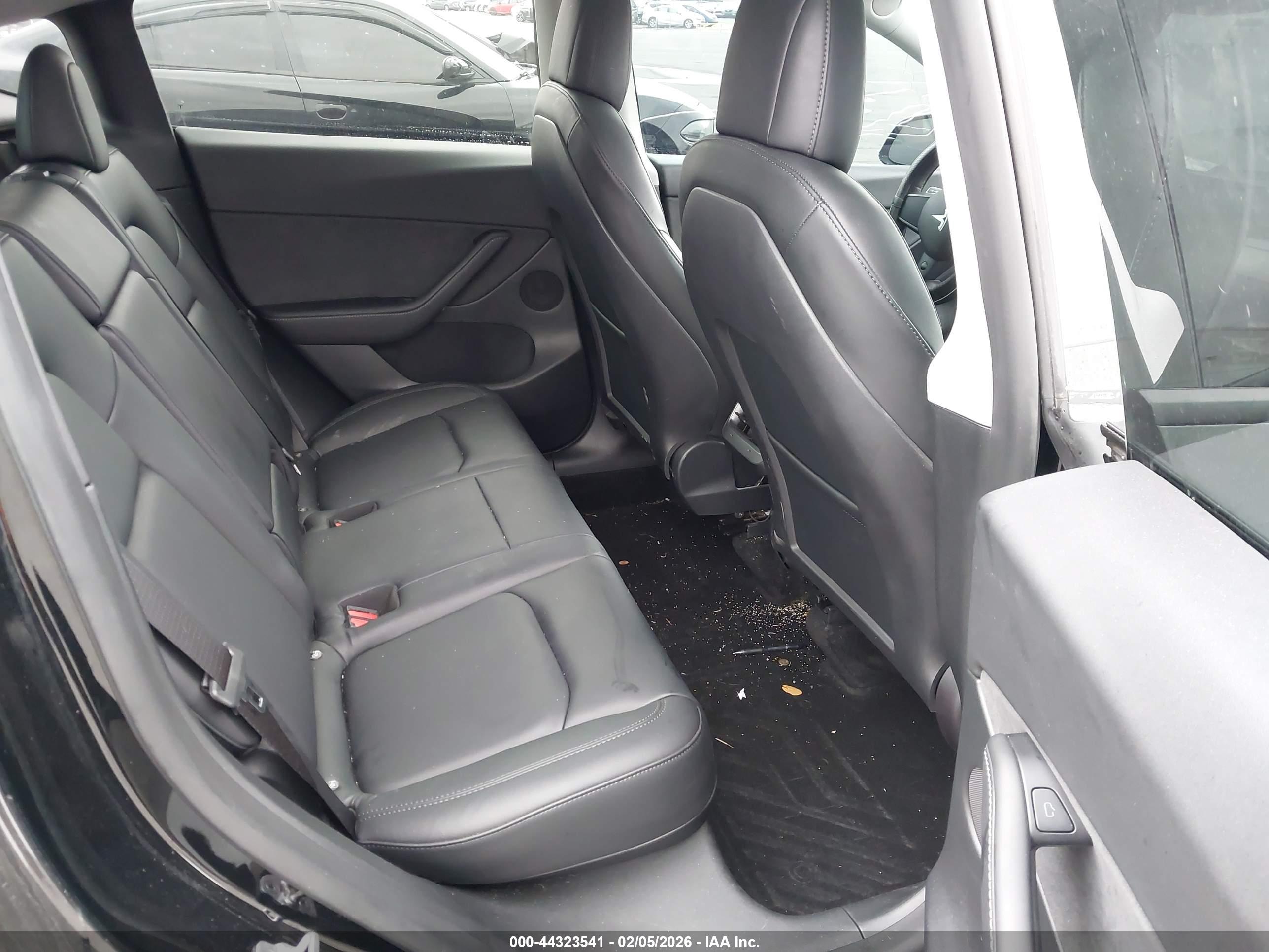 TESLA MODEL image 8