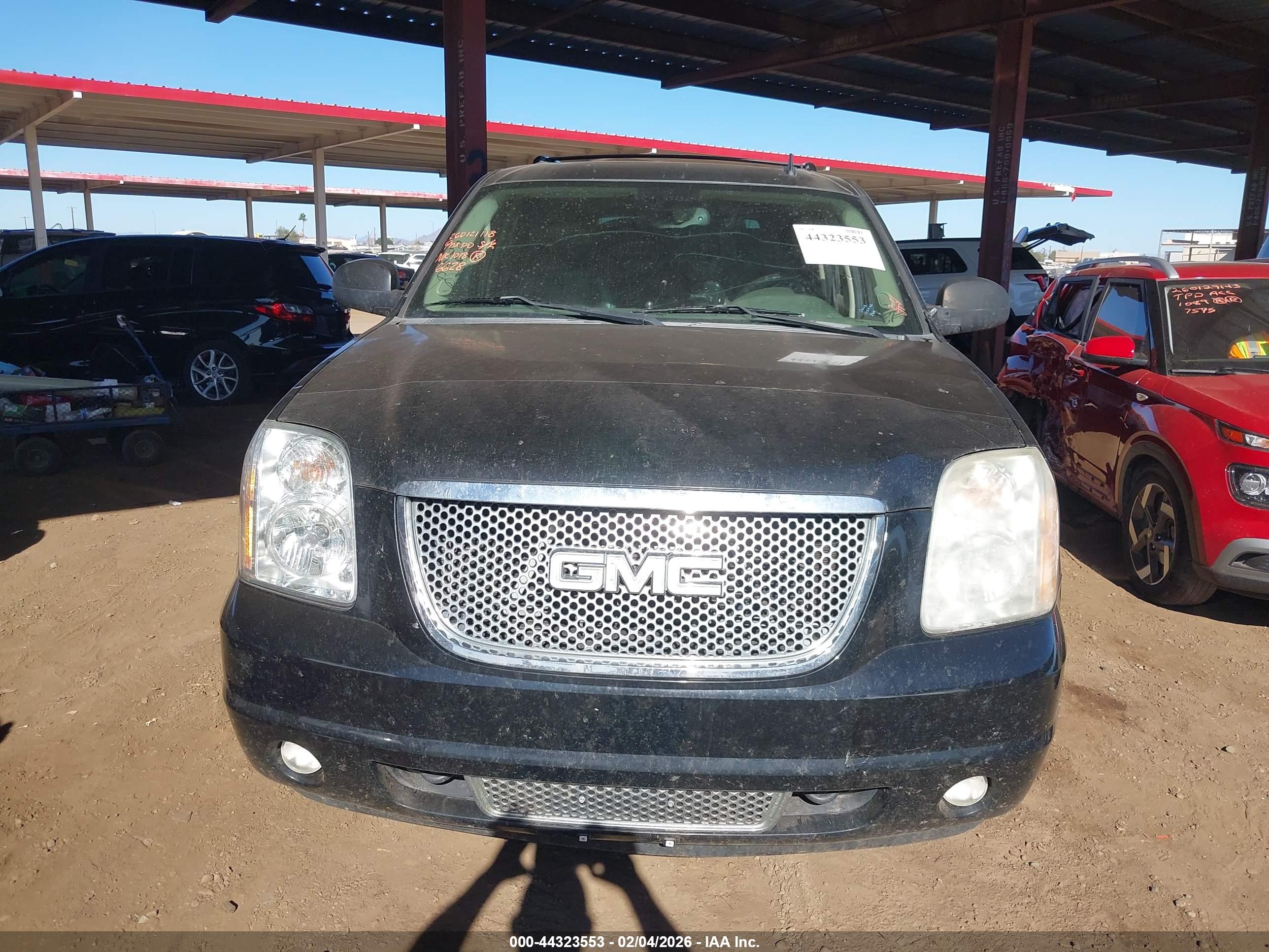 GMC YUKON image 6