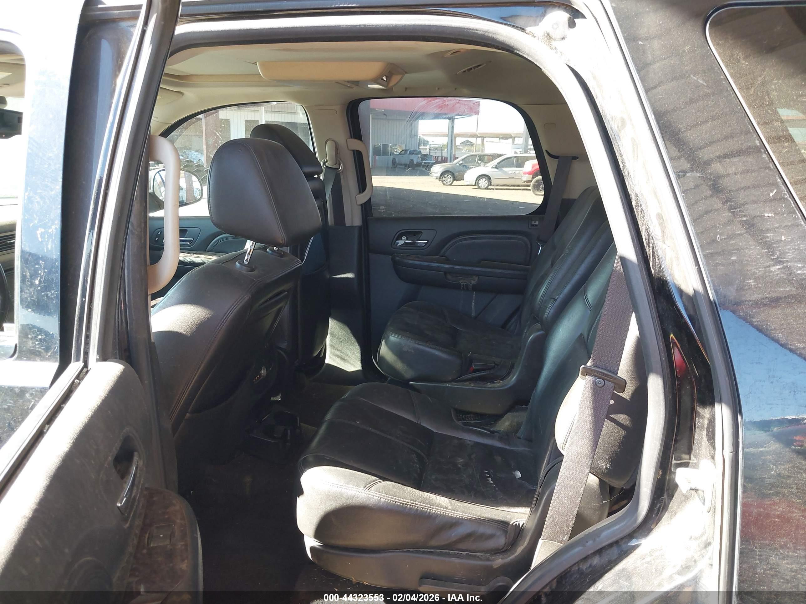 GMC YUKON image 8