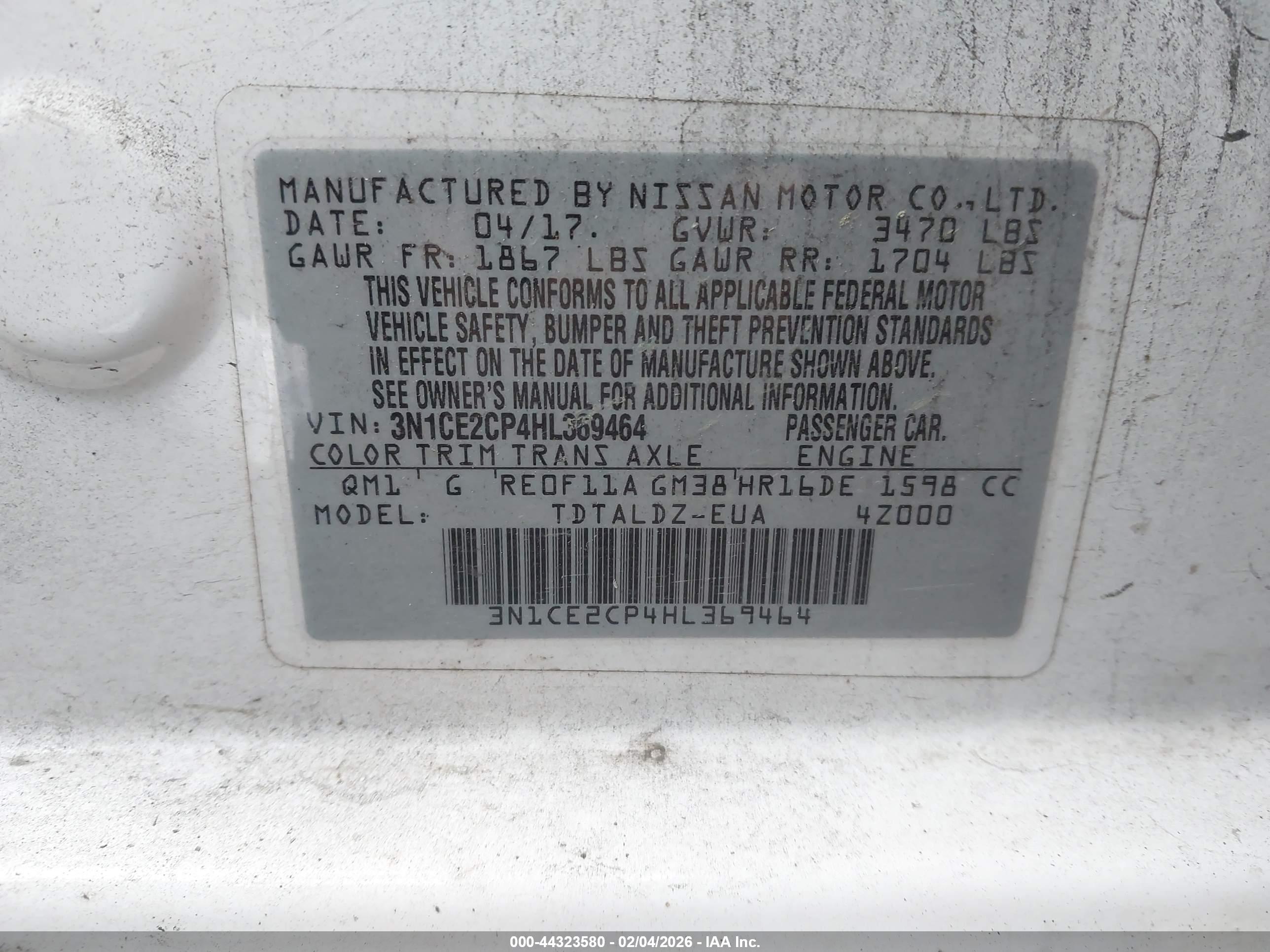 NISSAN VERSA image 9