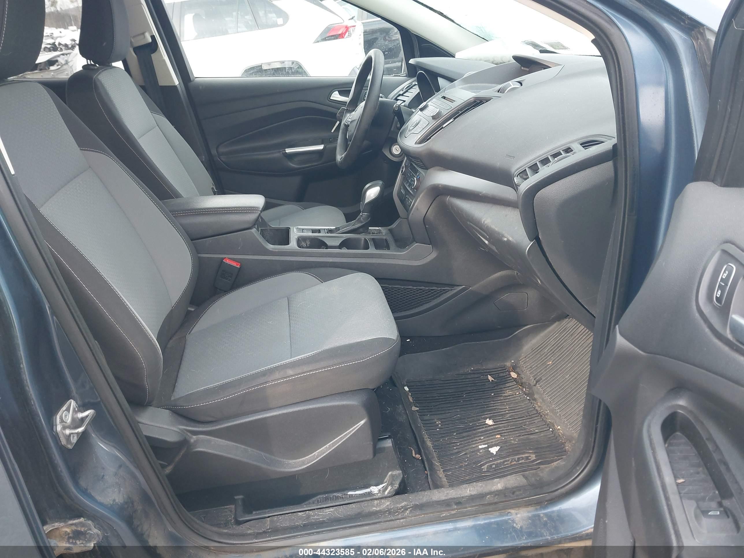 FORD ESCAPE image 5
