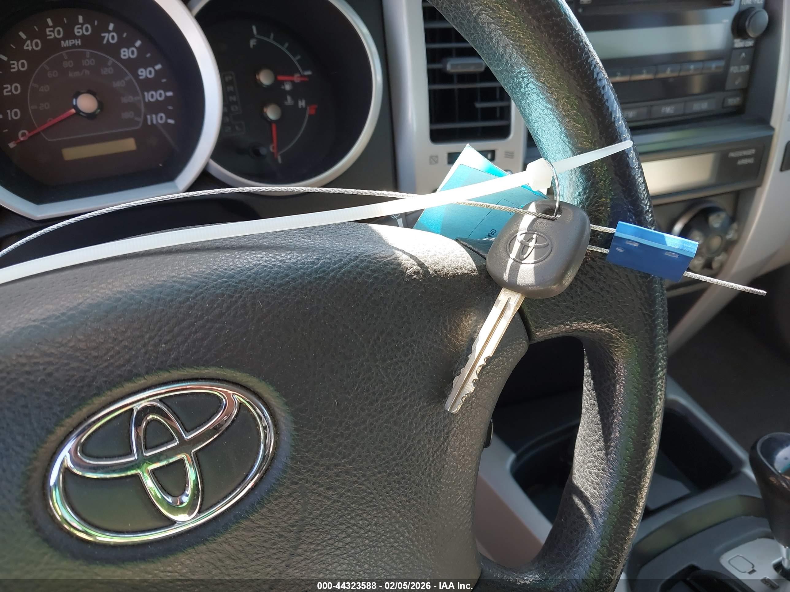 TOYOTA 4RUNNER image 11