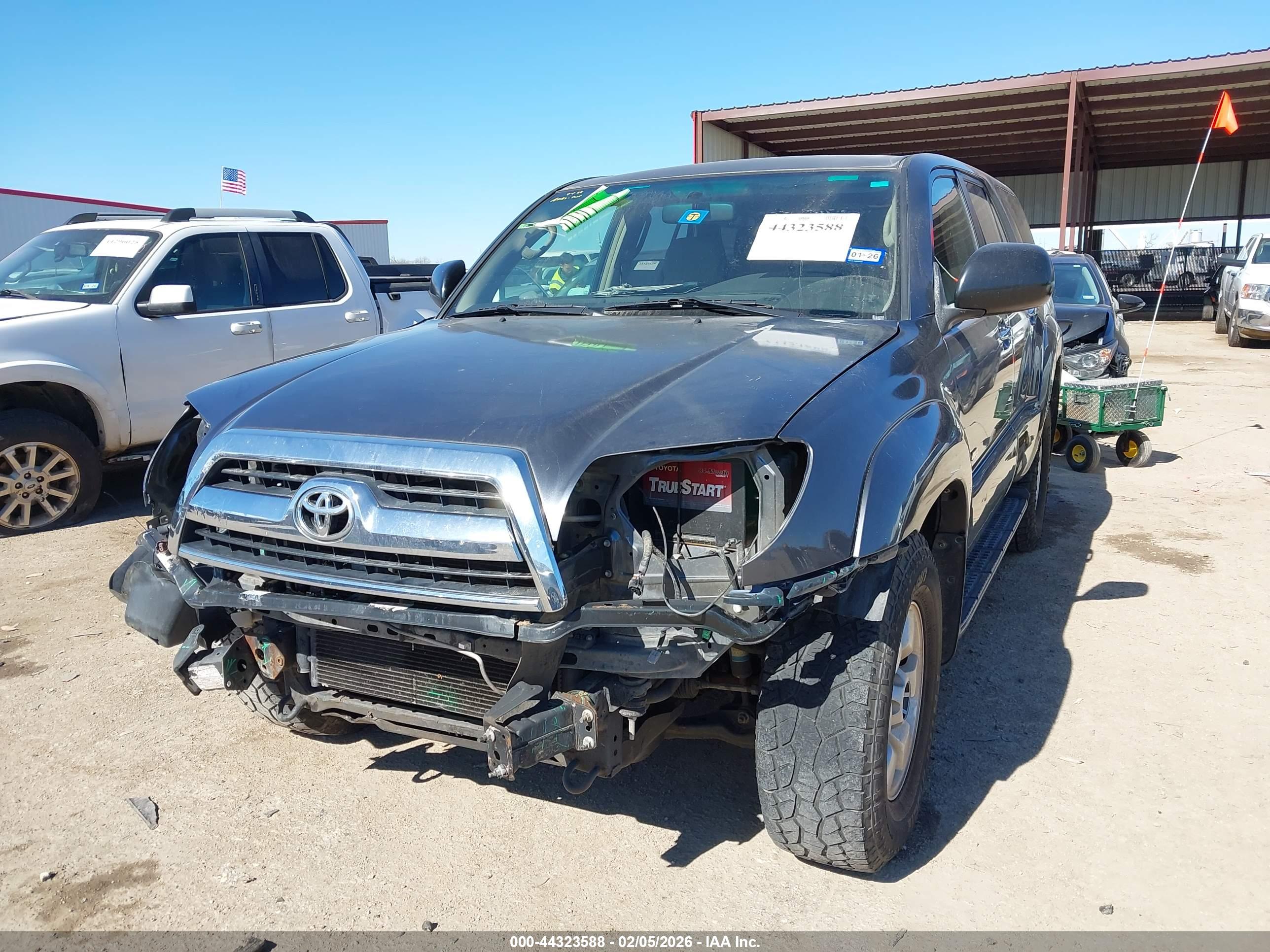 TOYOTA 4RUNNER image 2