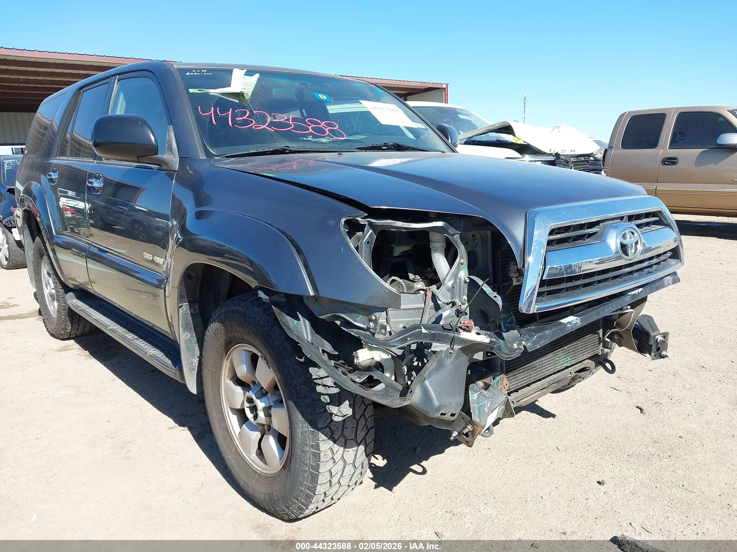 TOYOTA 4RUNNER image 6