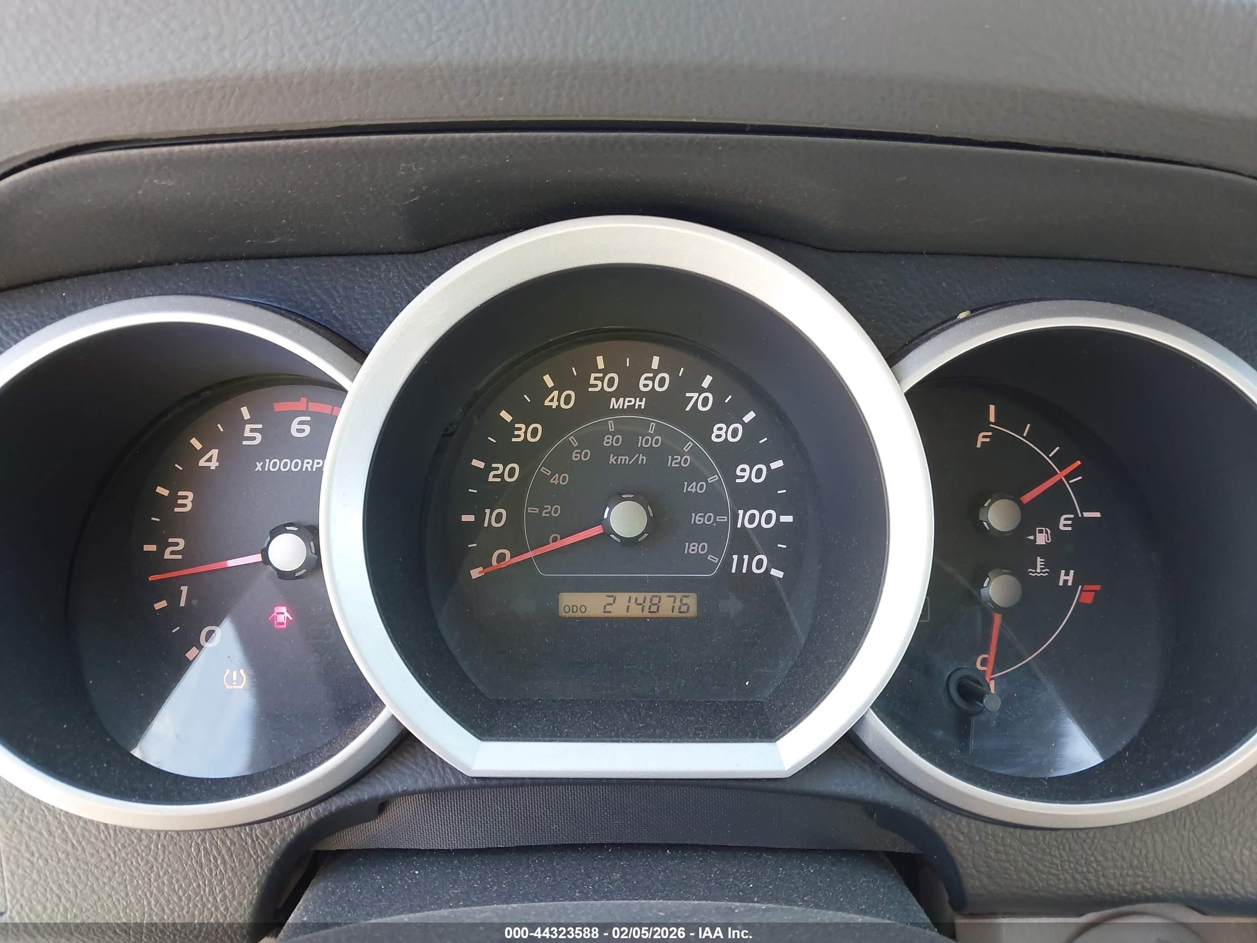 TOYOTA 4RUNNER image 7