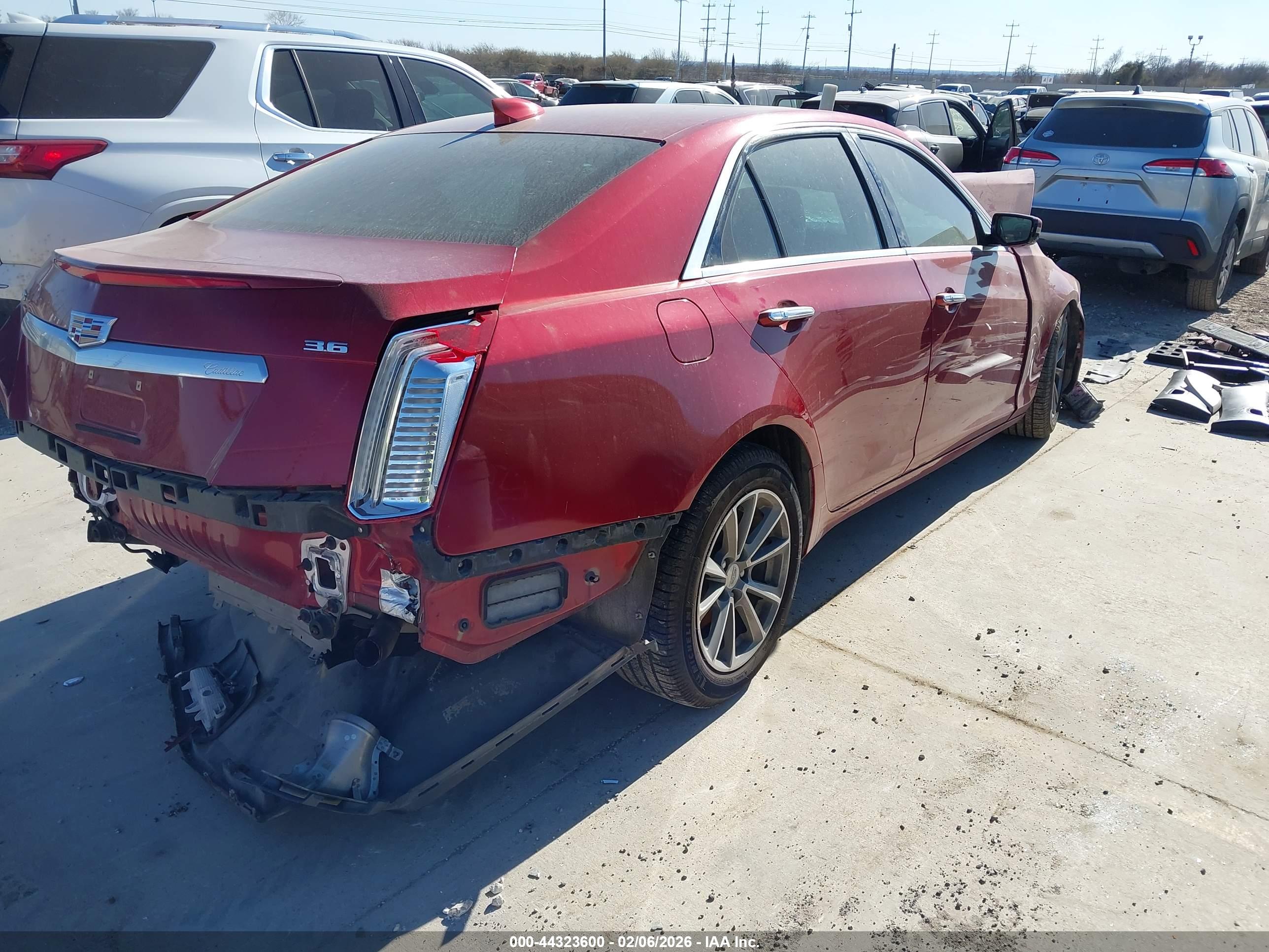 CADILLAC CTS image 4