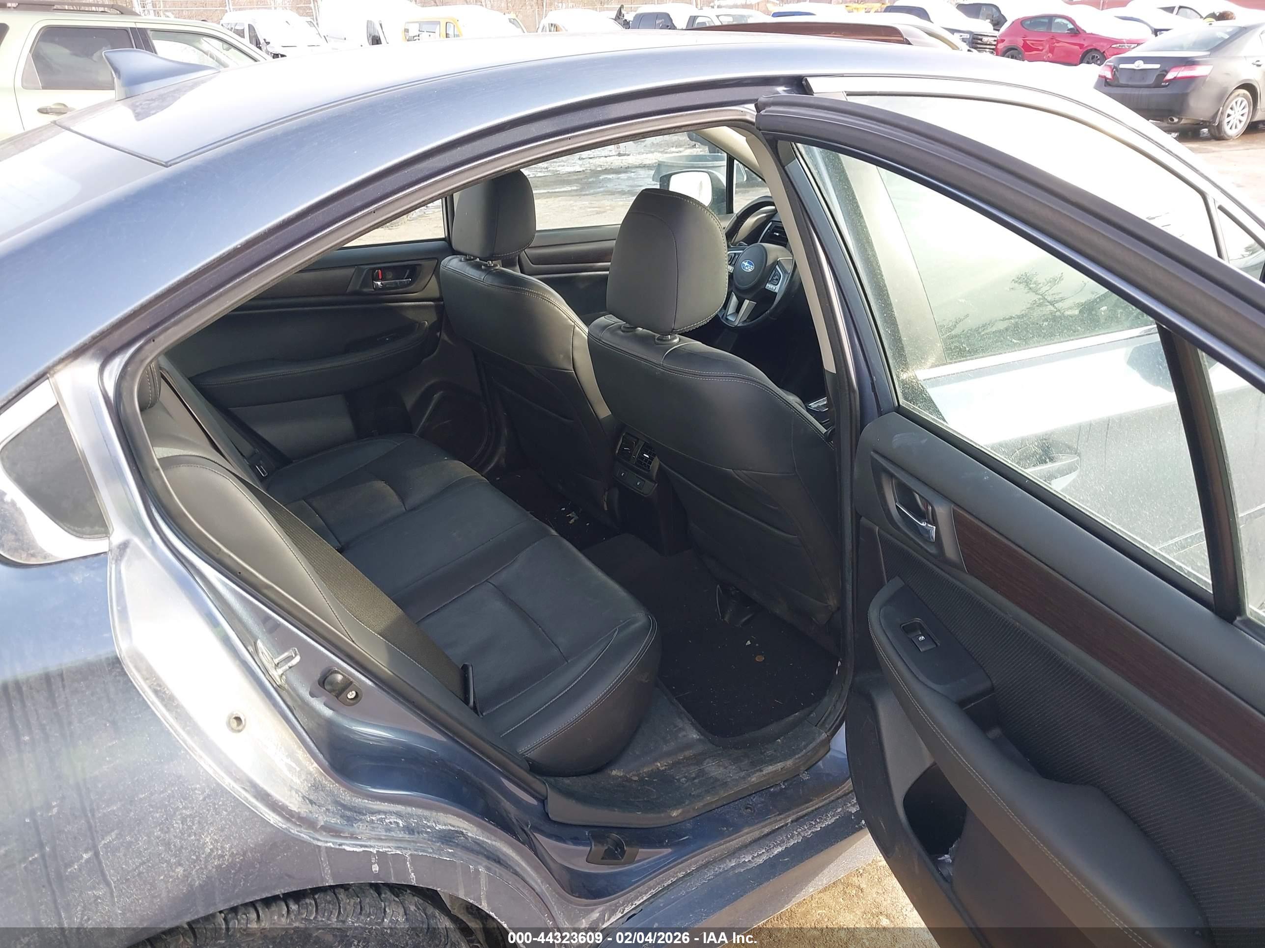 SUBARU LEGACY image 8