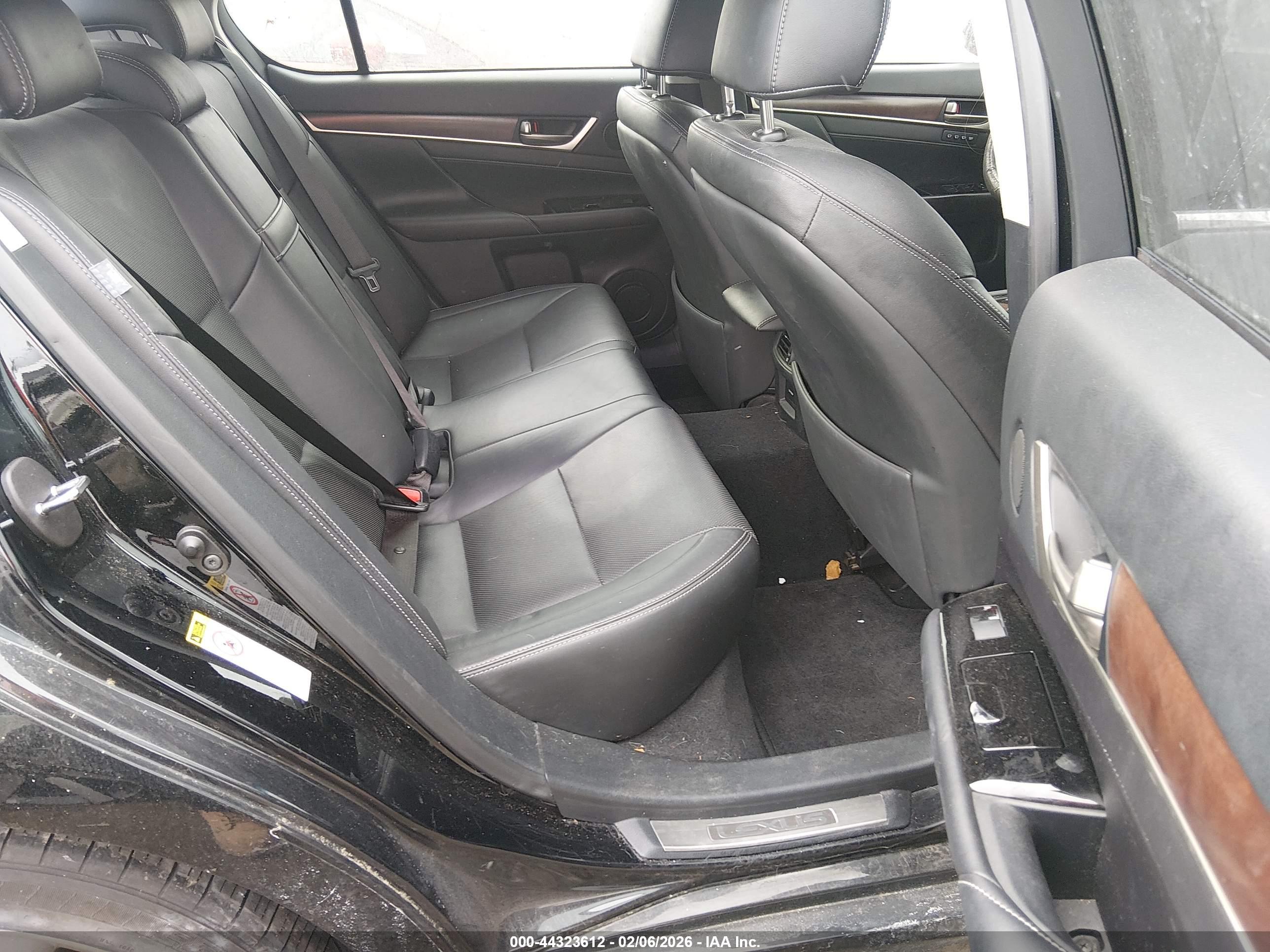 LEXUS GS image 8
