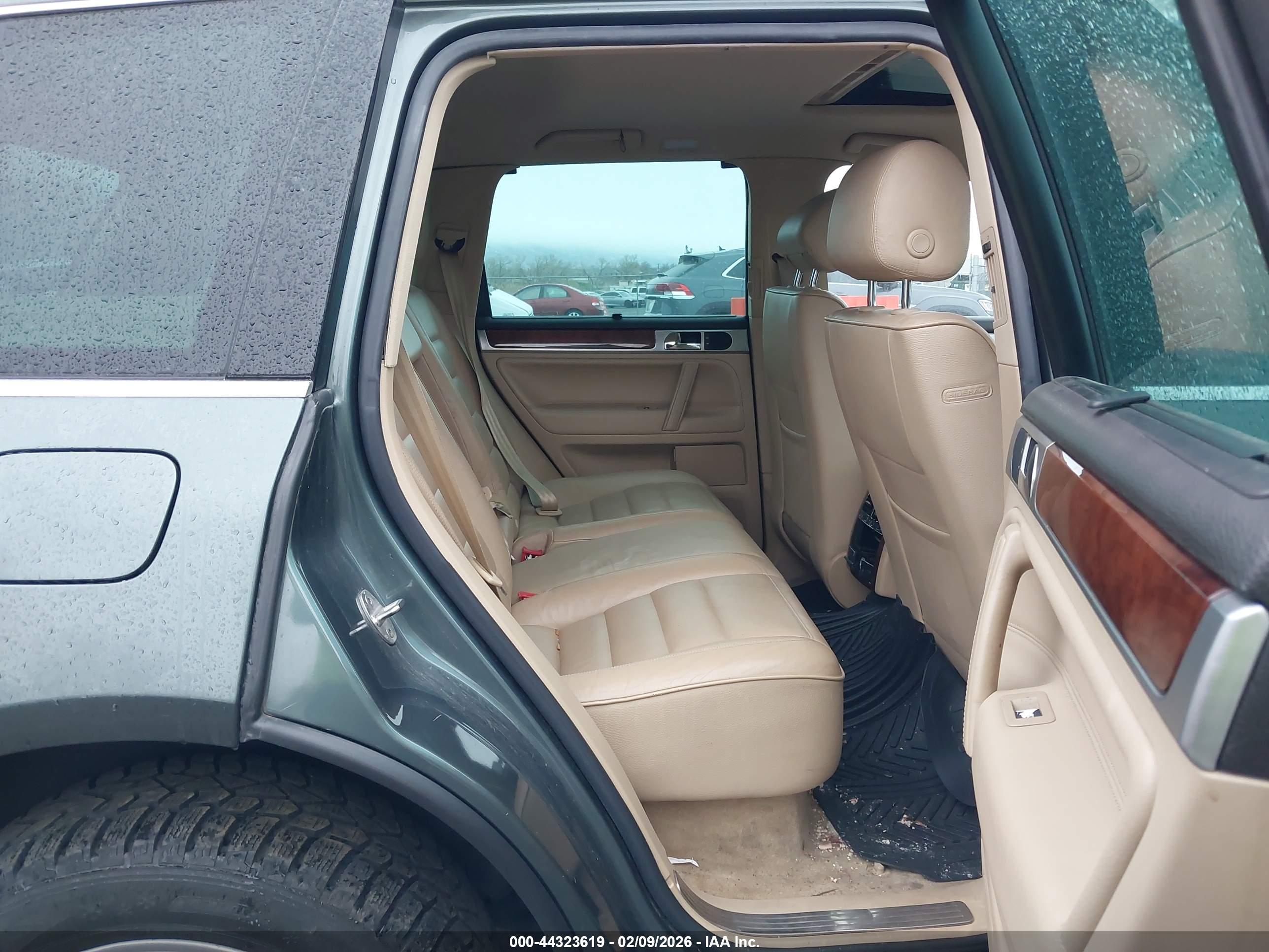 VOLKSWAGEN TOUAREG image 8
