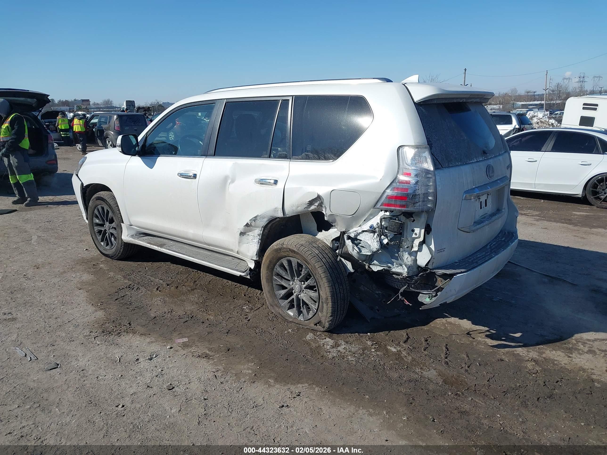 LEXUS GX image 3