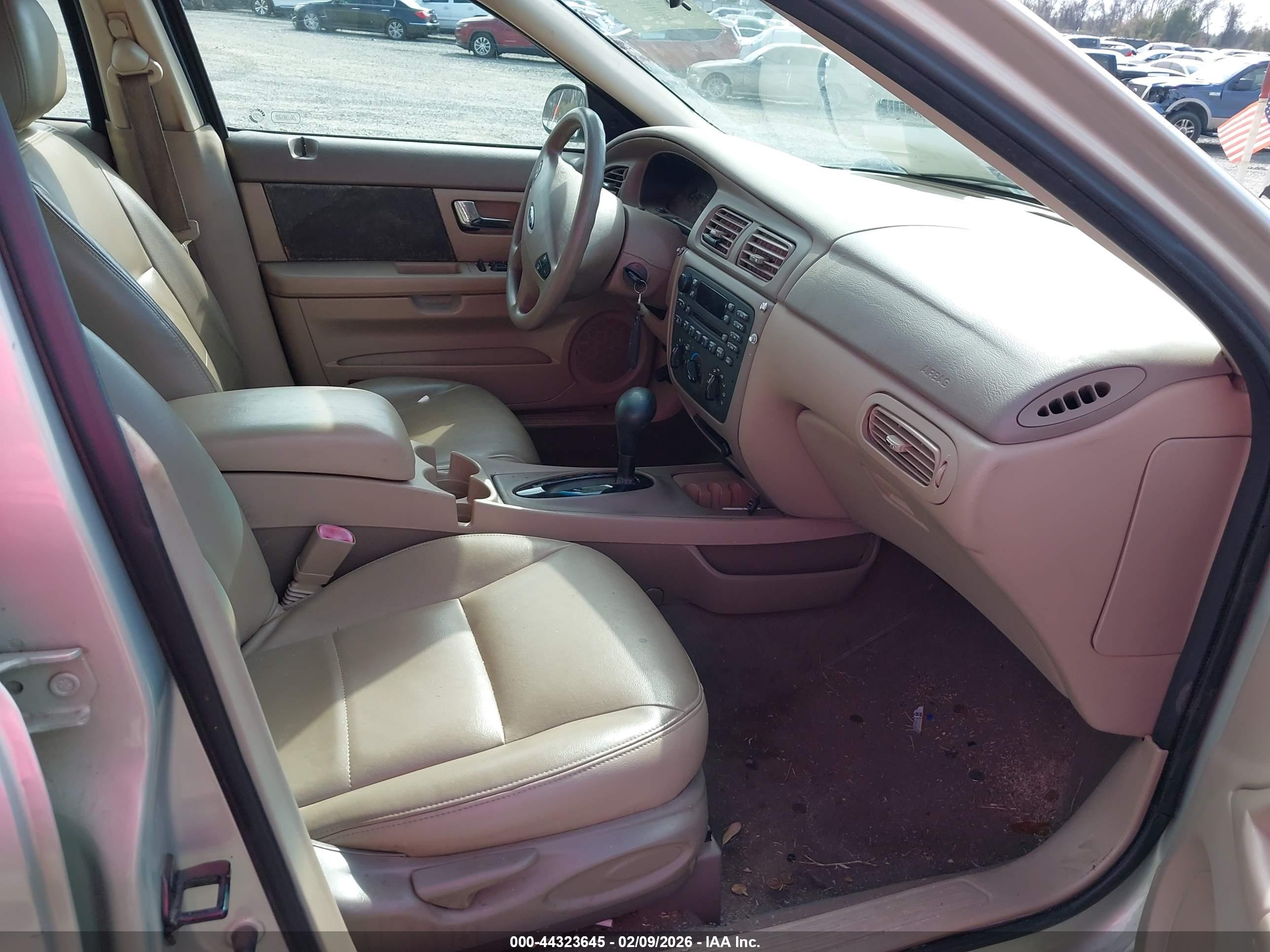 FORD TAURUS image 5