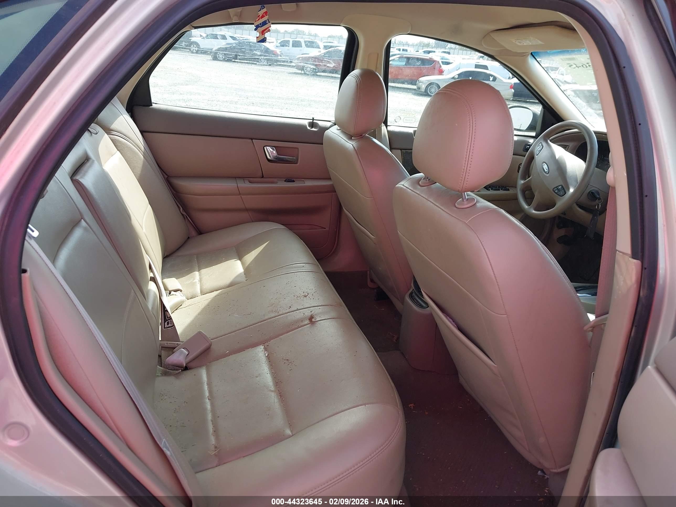 FORD TAURUS image 8