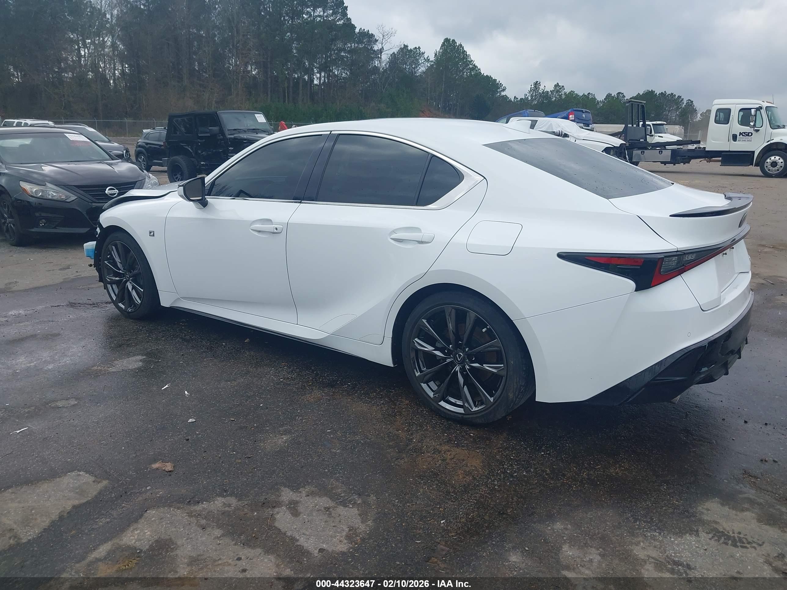LEXUS IS image 3
