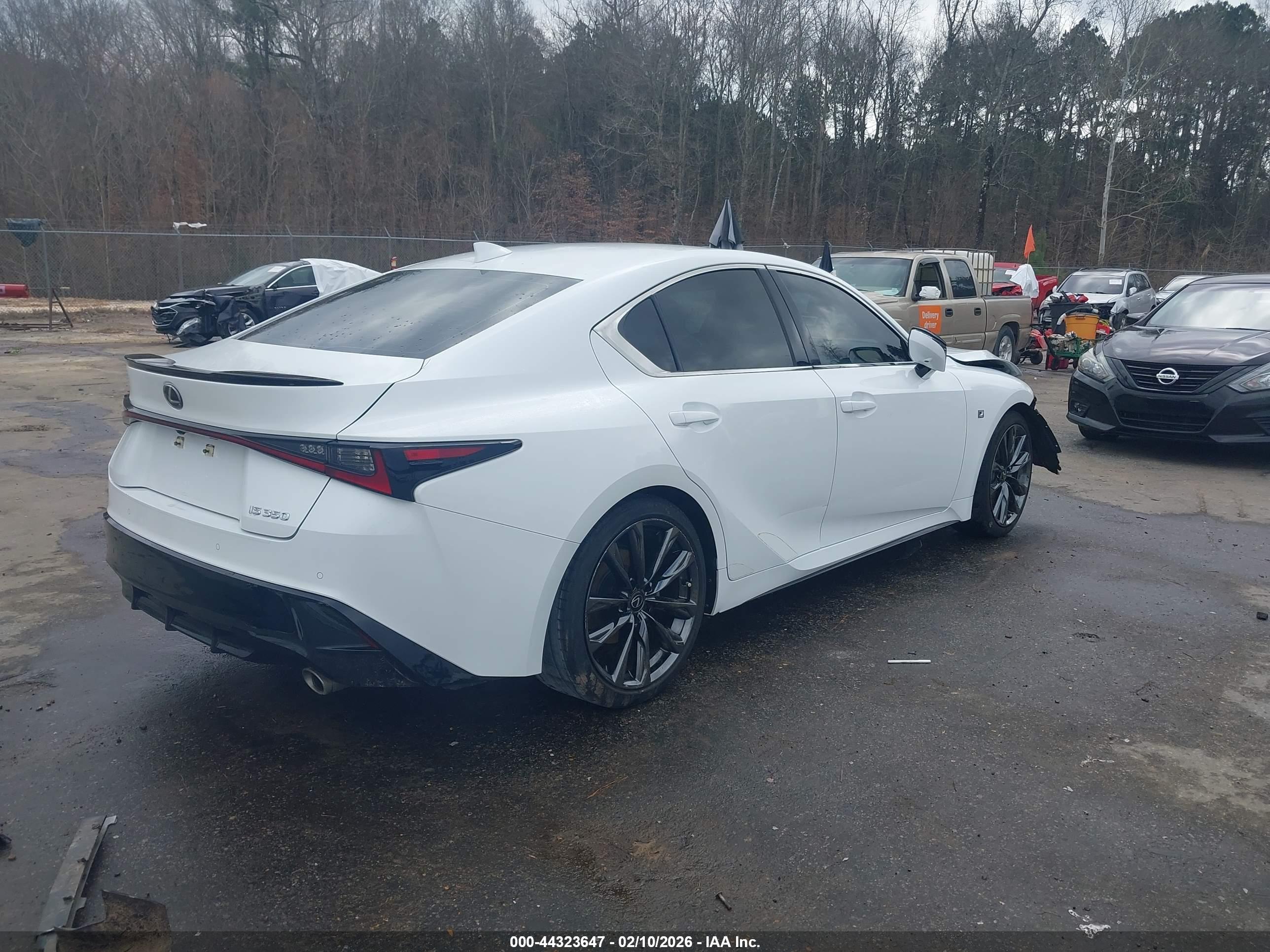 LEXUS IS image 4