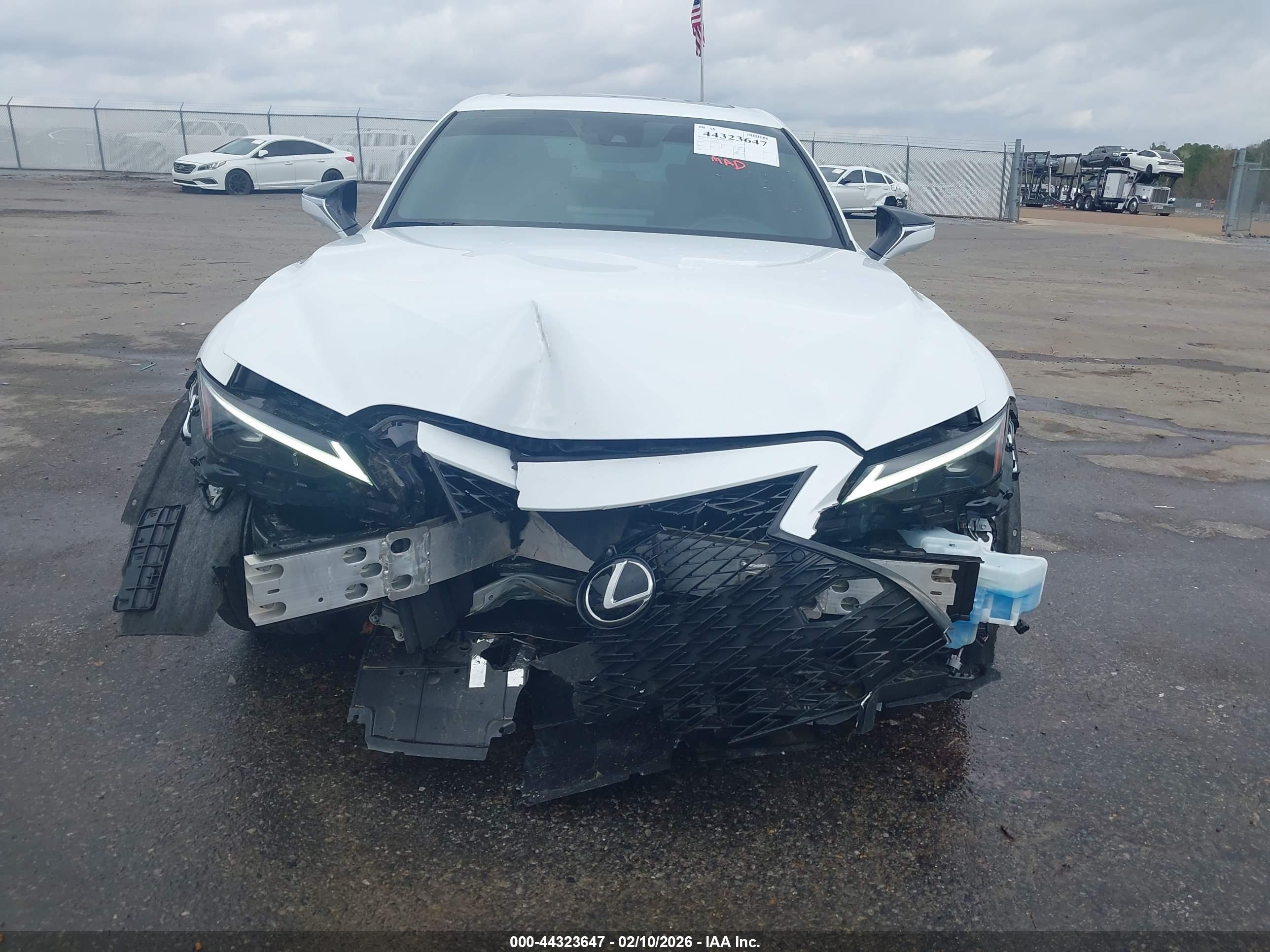 LEXUS IS image 6