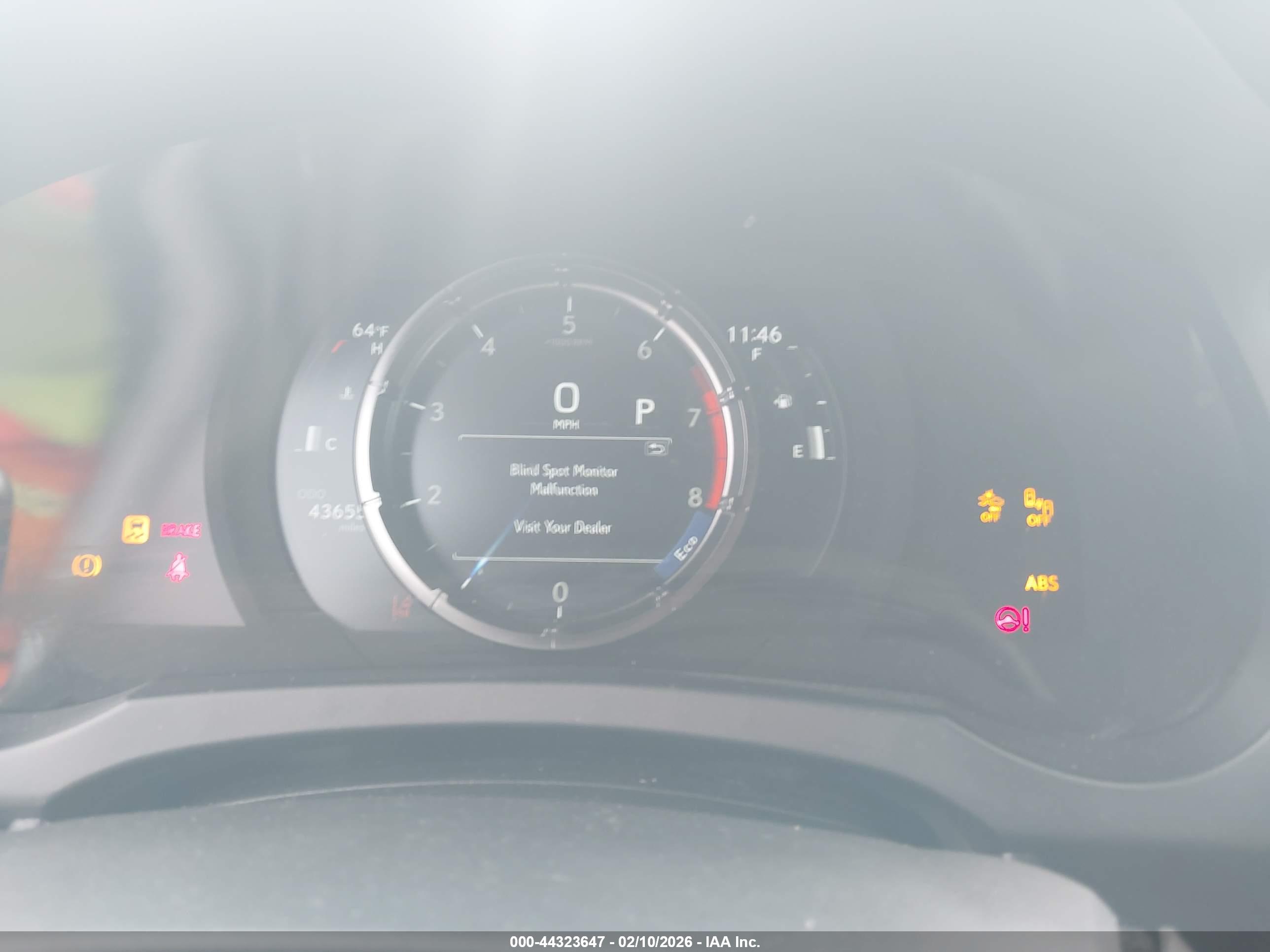 LEXUS IS image 7