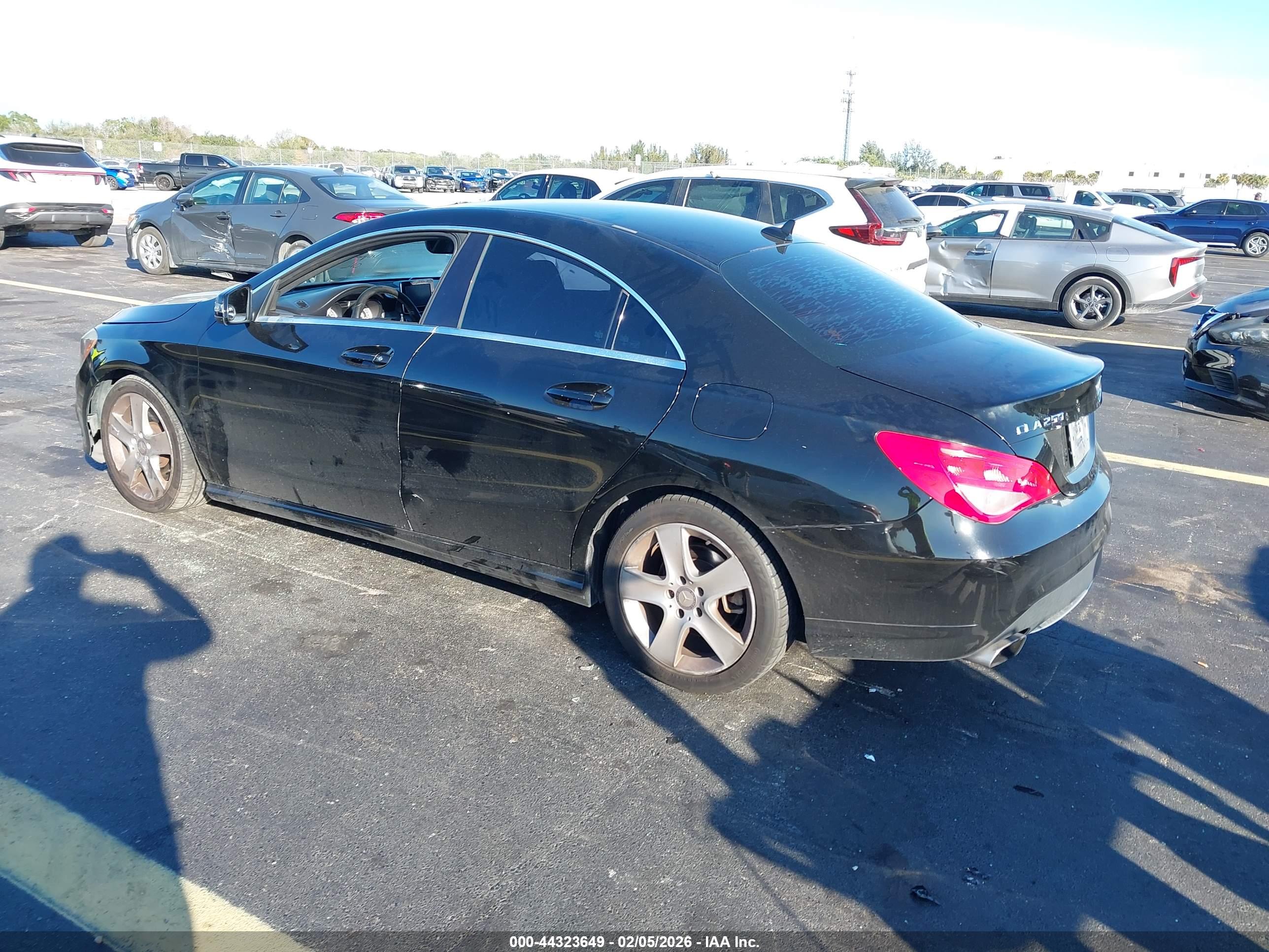 MERCEDES-BENZ CLA image 3