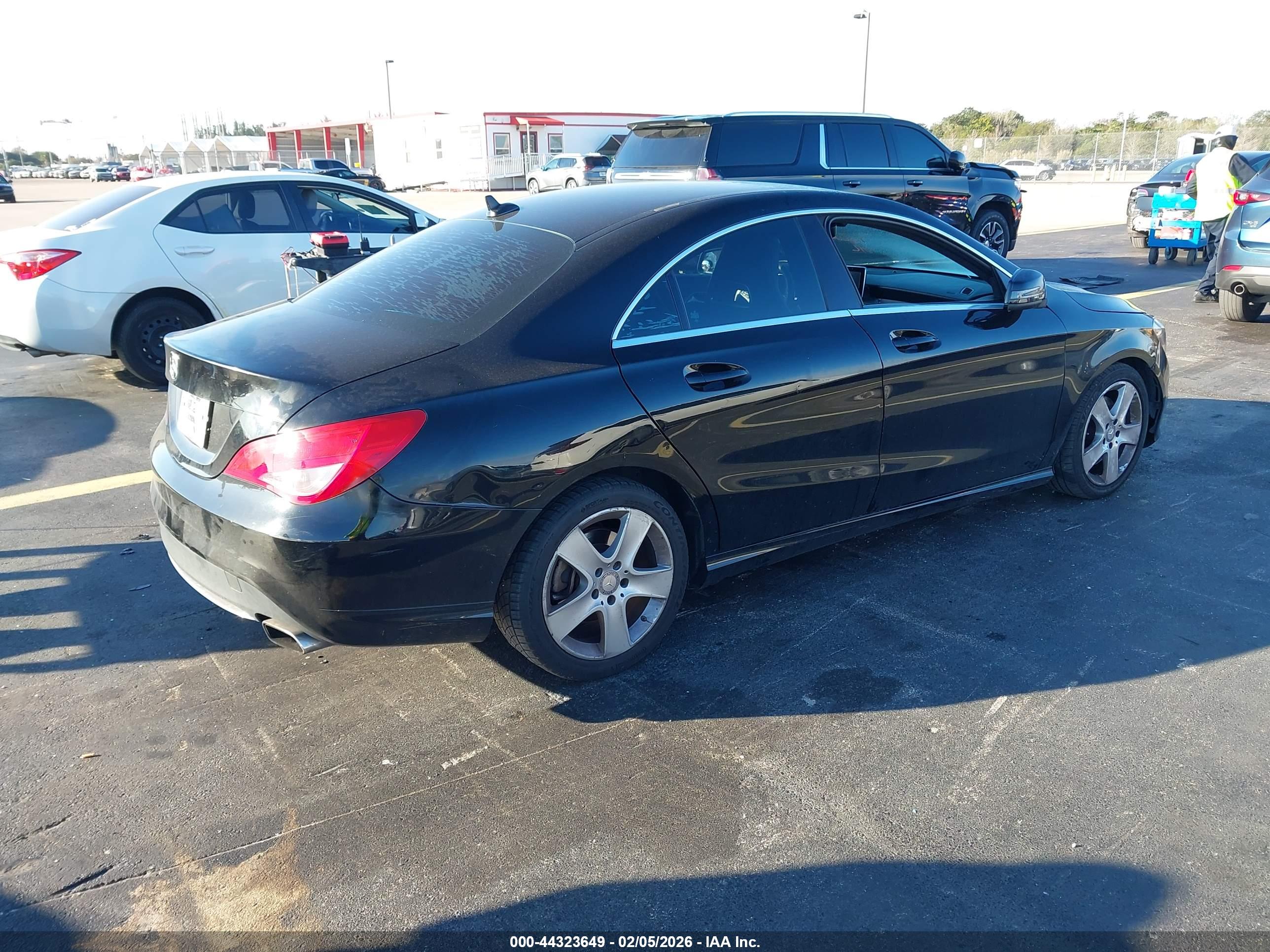 MERCEDES-BENZ CLA image 4