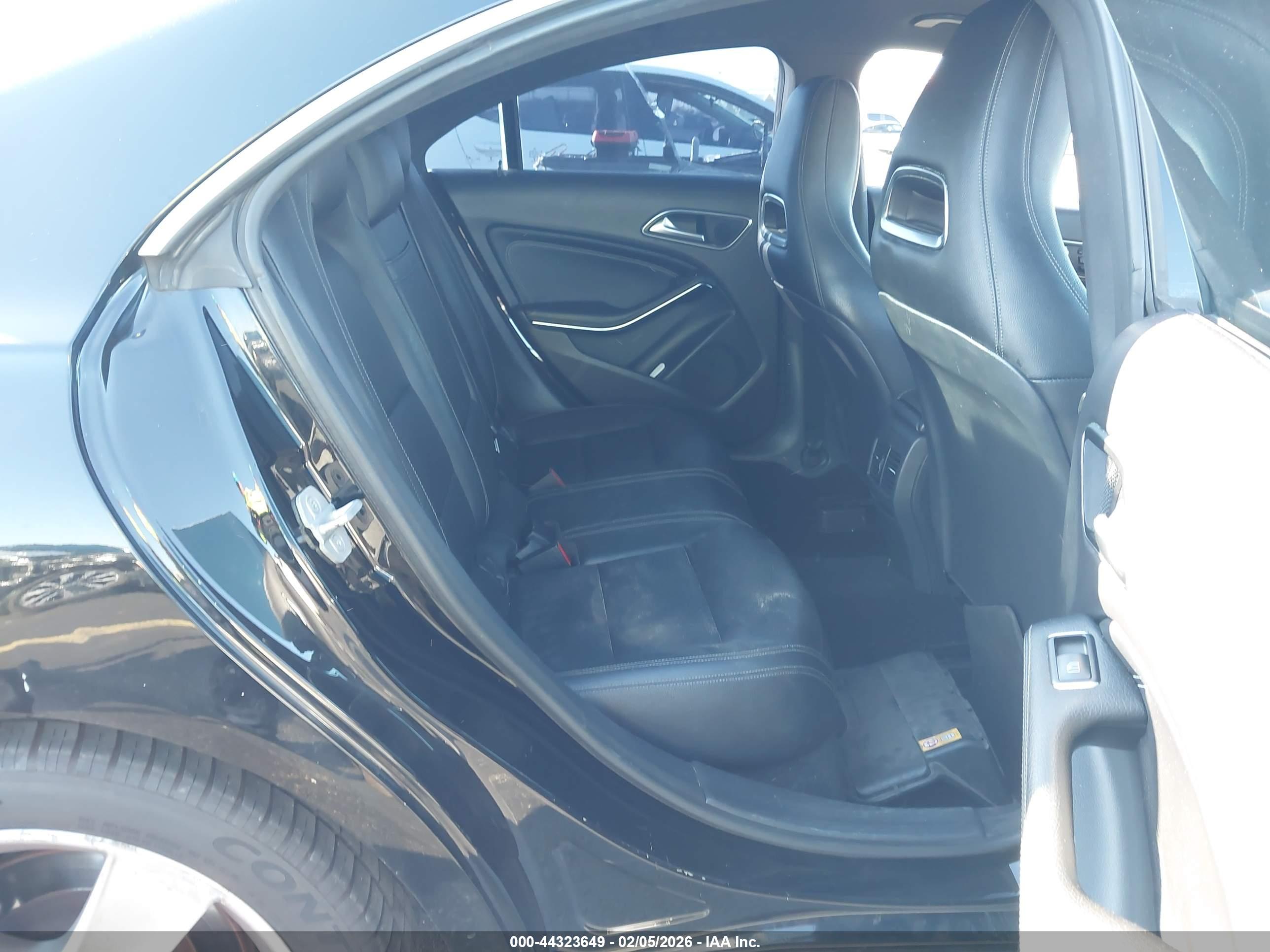 MERCEDES-BENZ CLA image 8