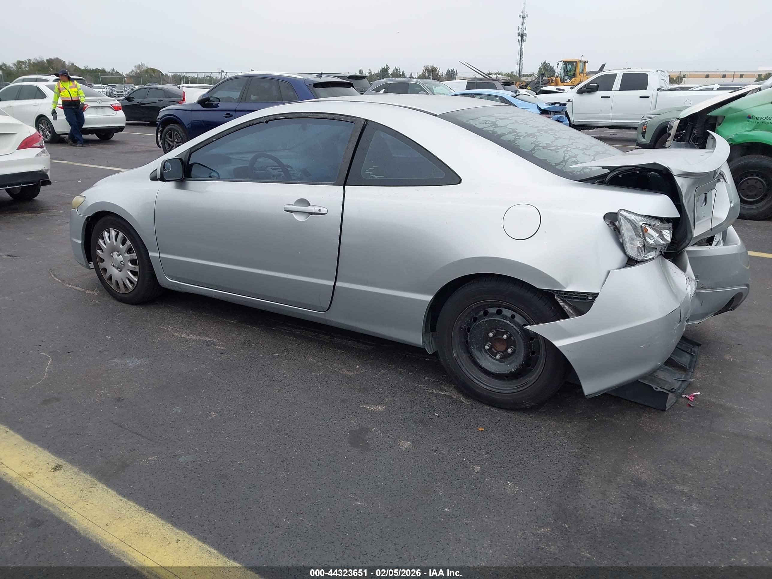HONDA CIVIC image 3
