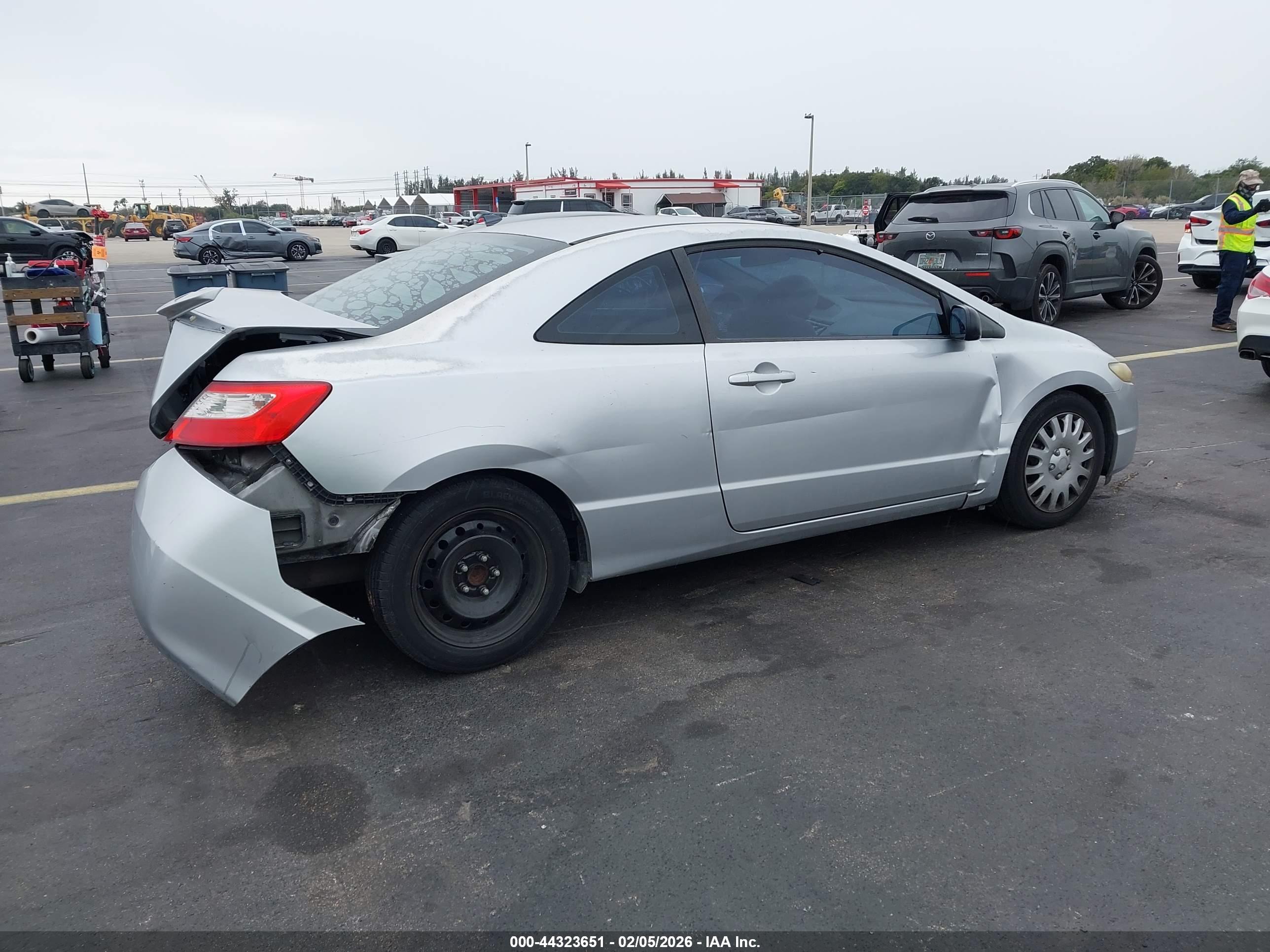 HONDA CIVIC image 4