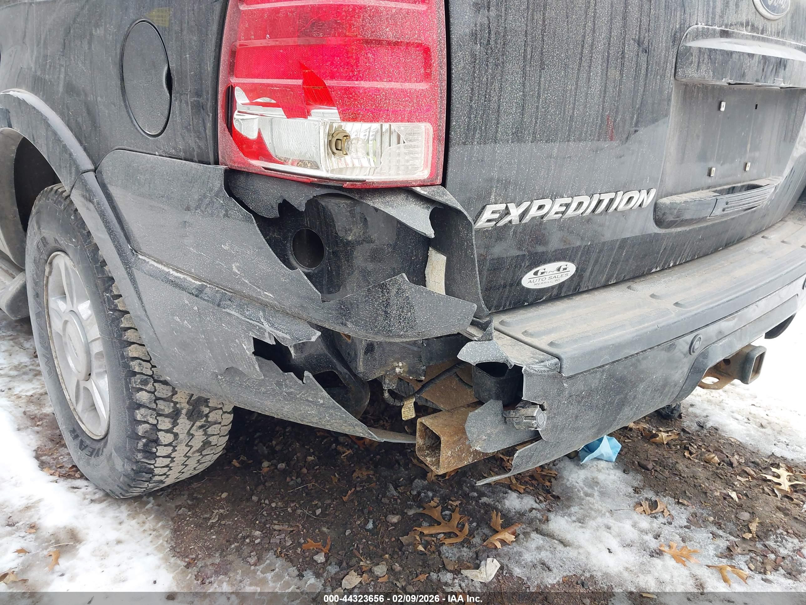 FORD EXPEDITION image 6