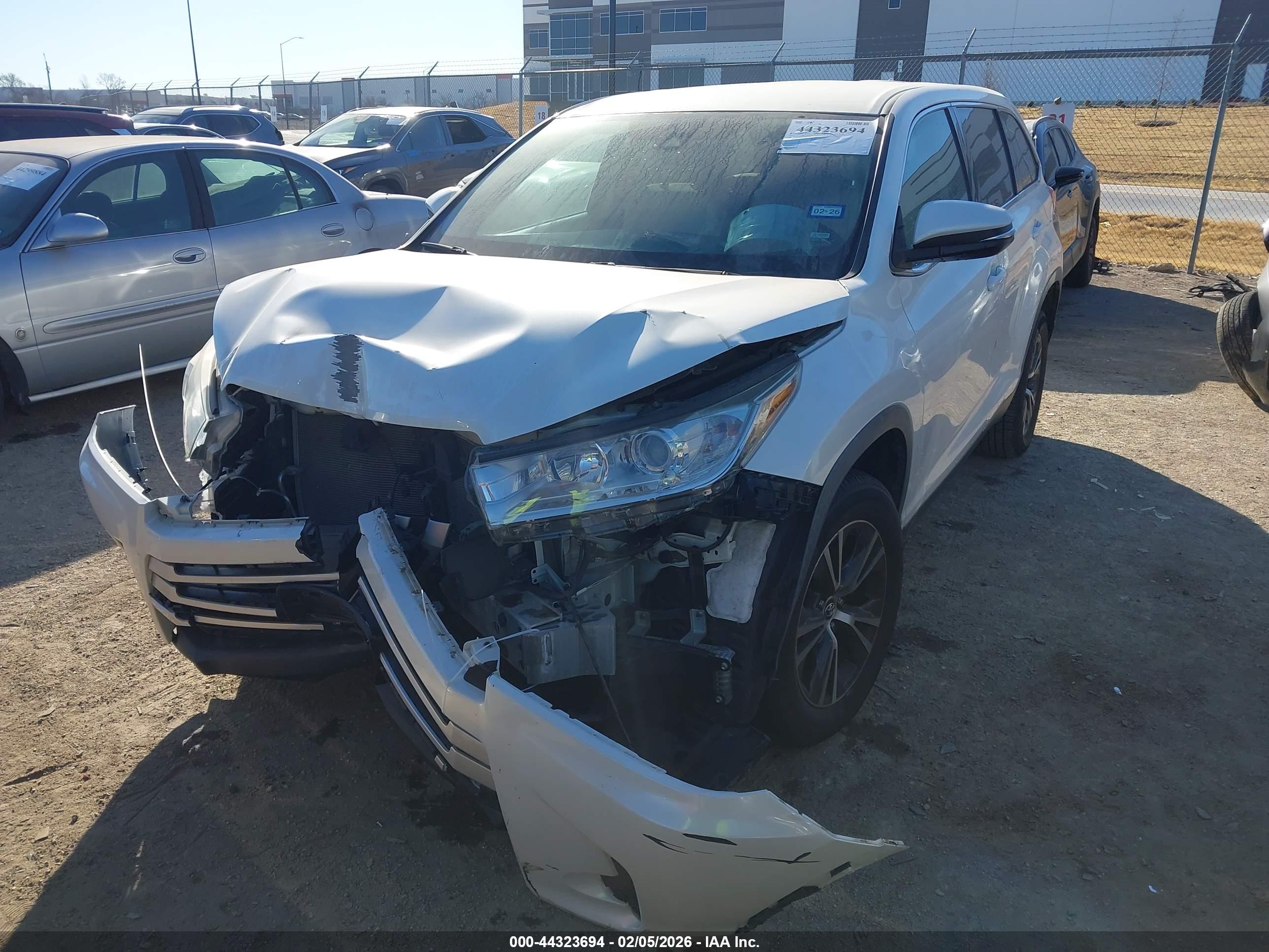 TOYOTA HIGHLANDER image 2