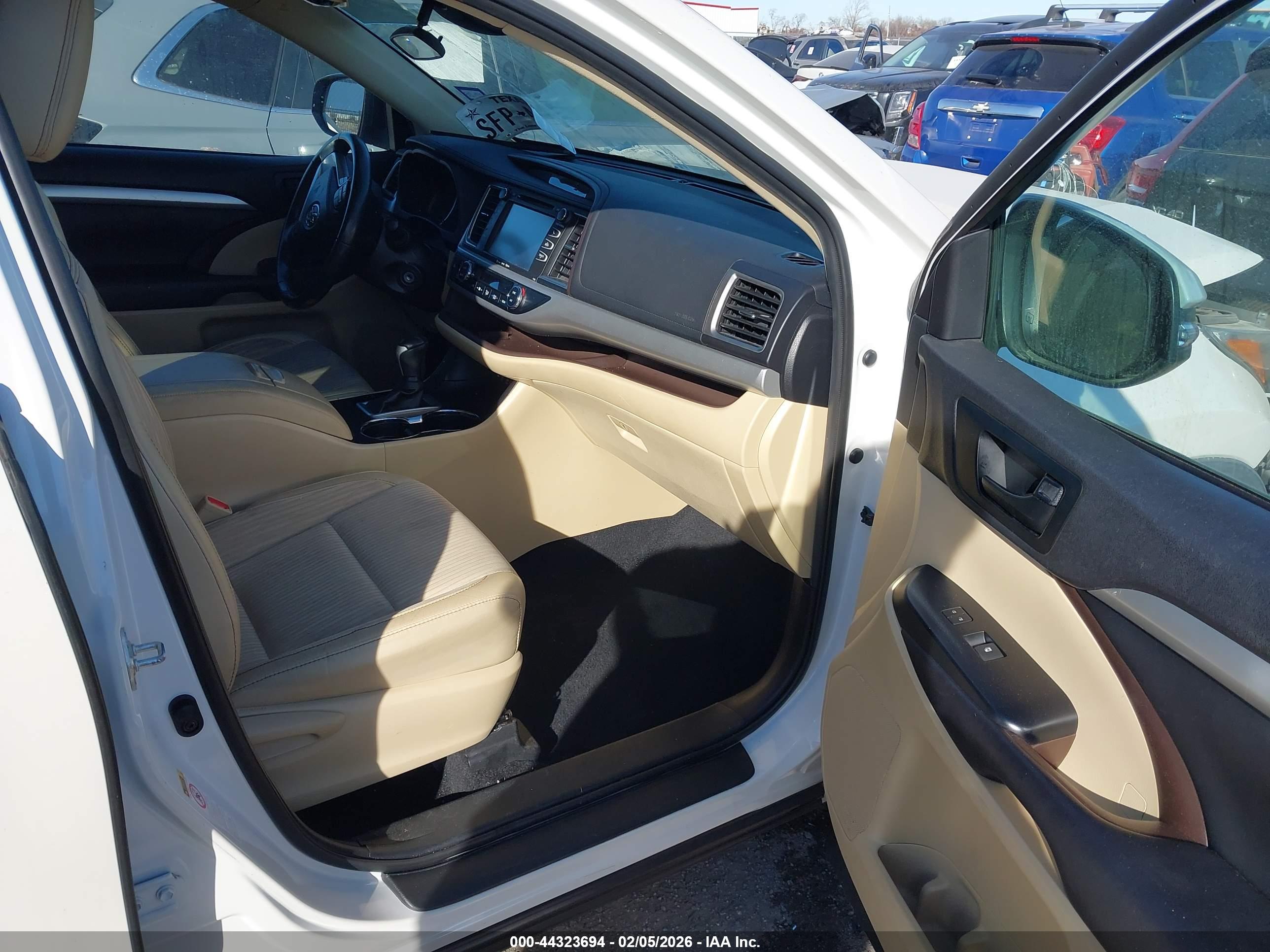TOYOTA HIGHLANDER image 5