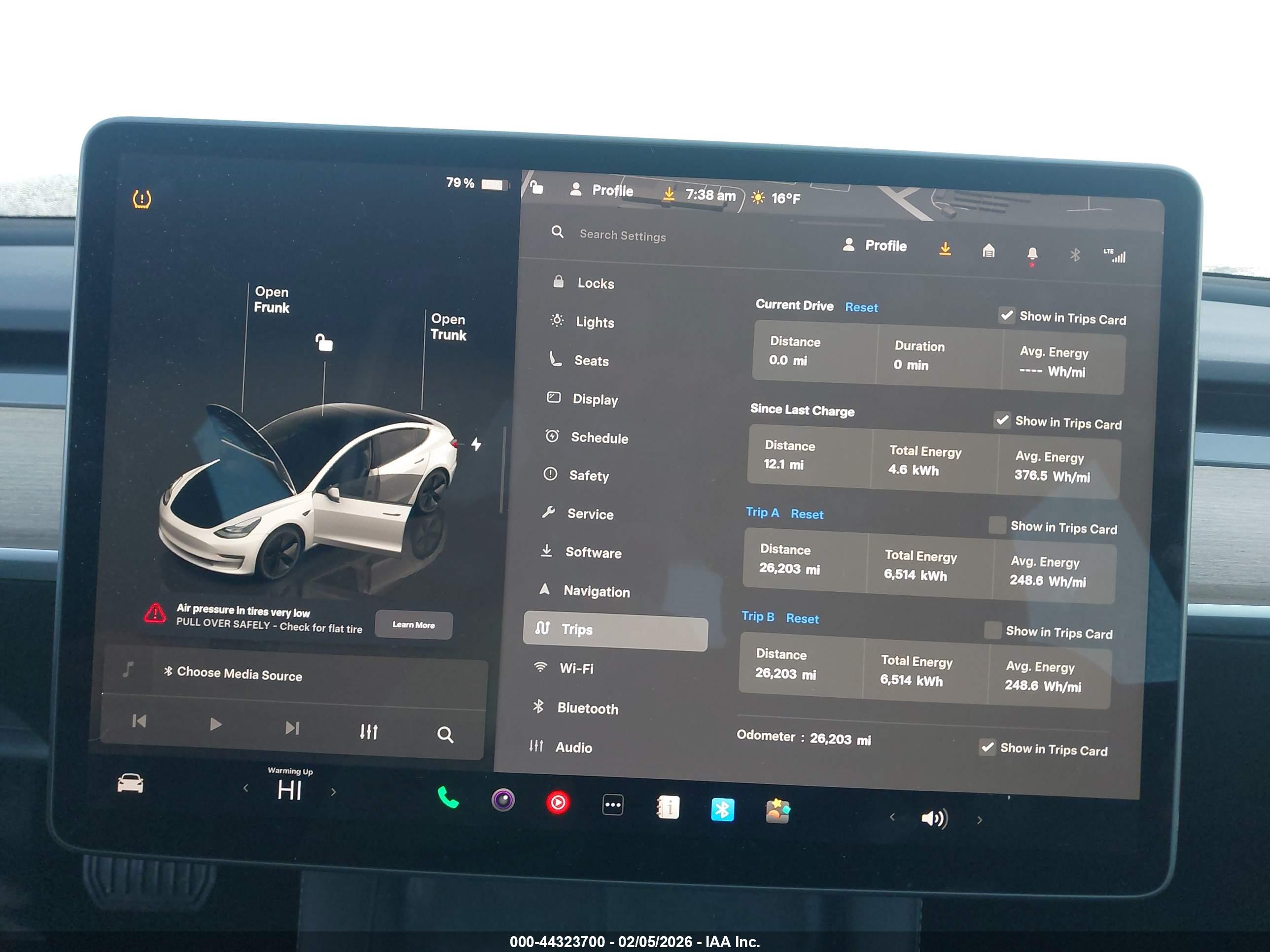 TESLA MODEL image 7