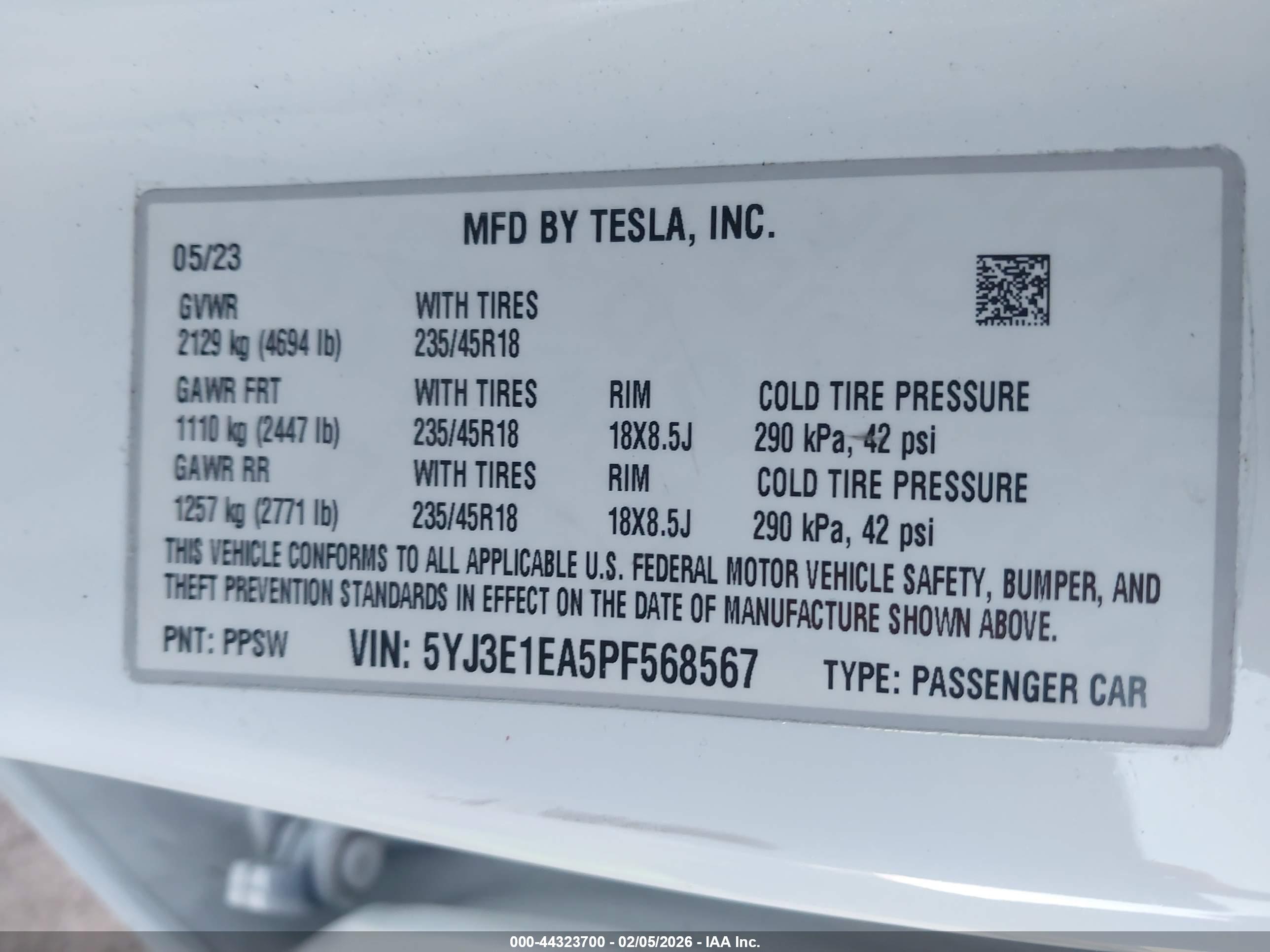 TESLA MODEL image 9
