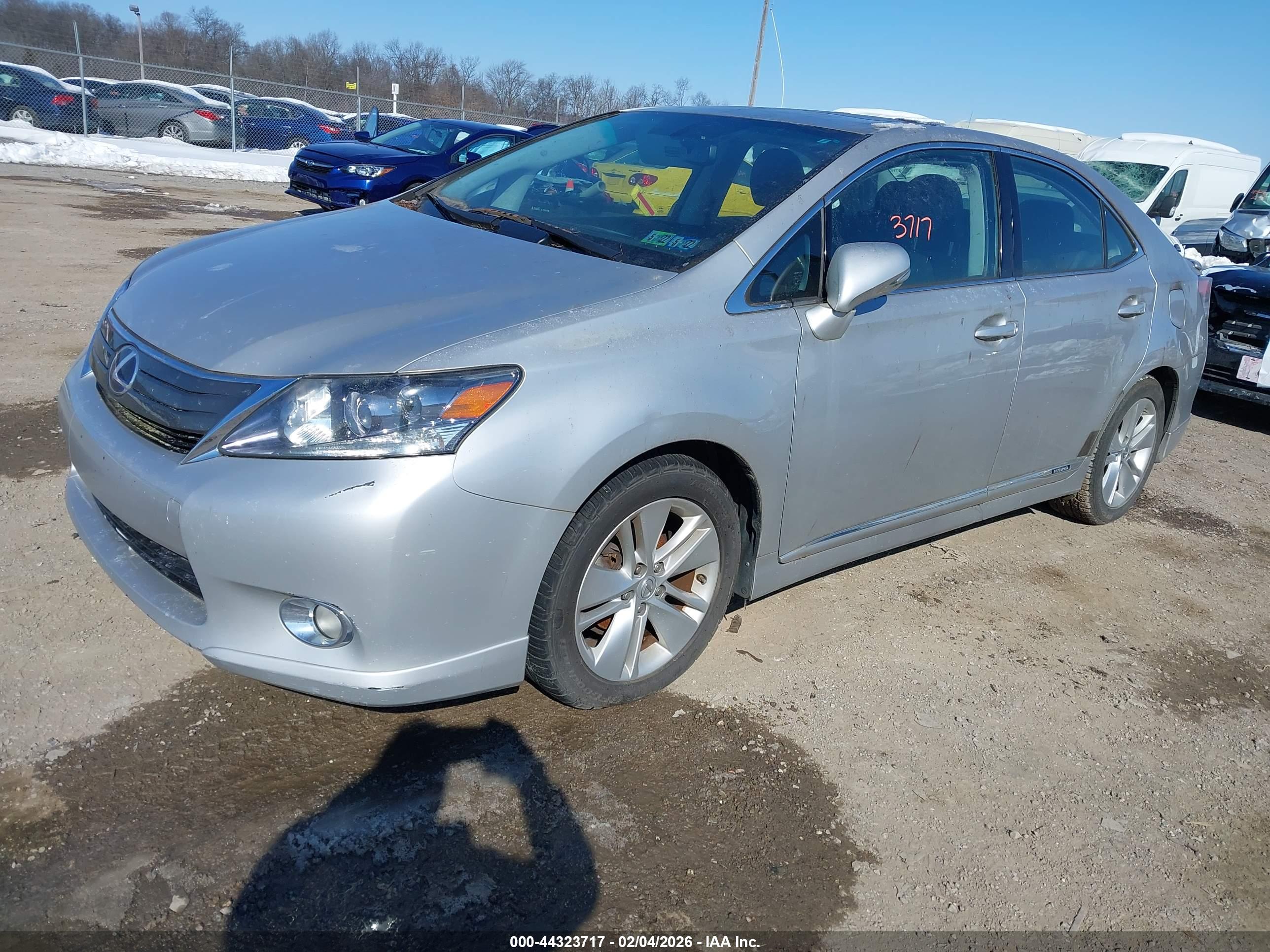 LEXUS HS image 2
