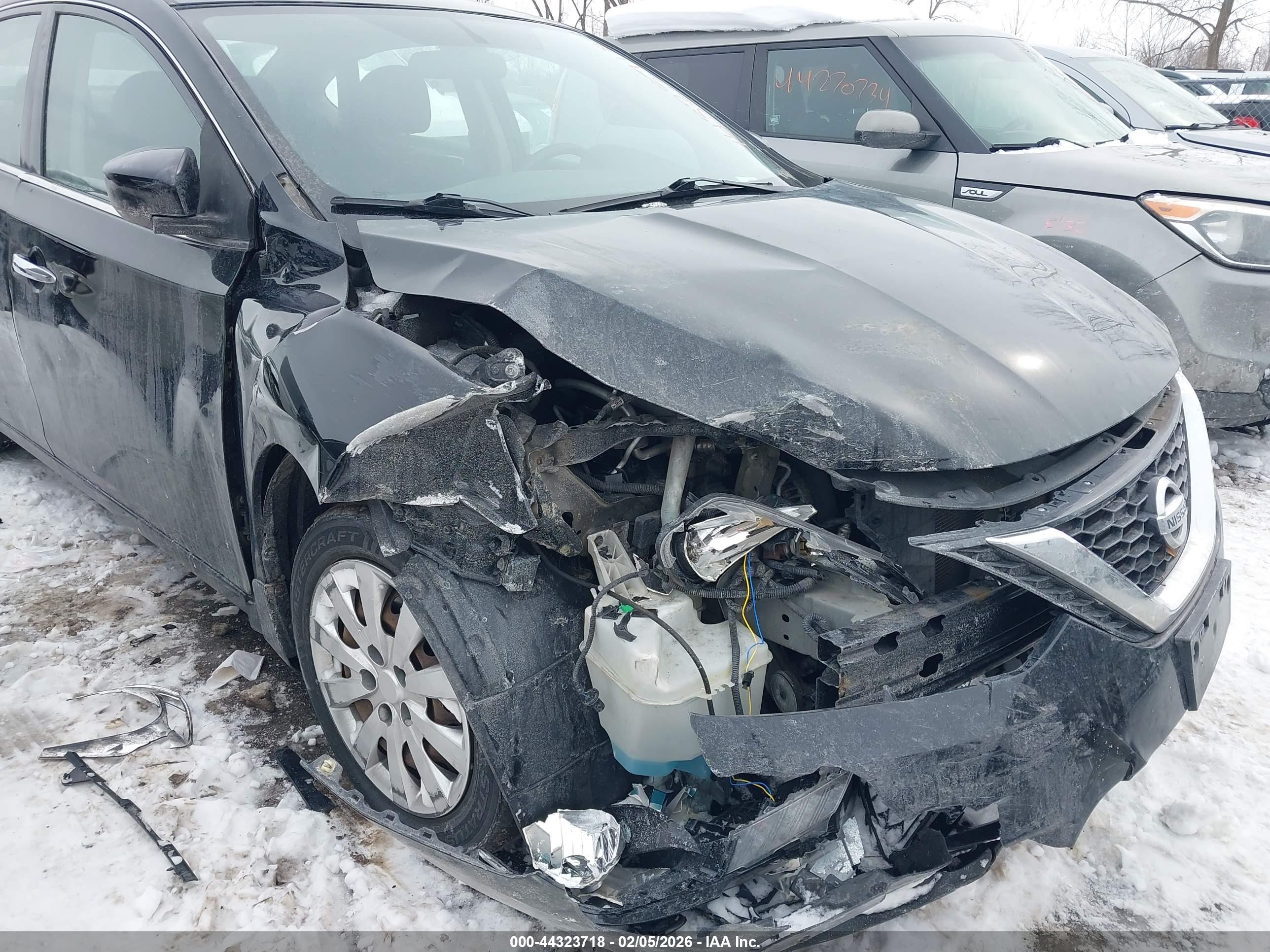 NISSAN SENTRA image 6