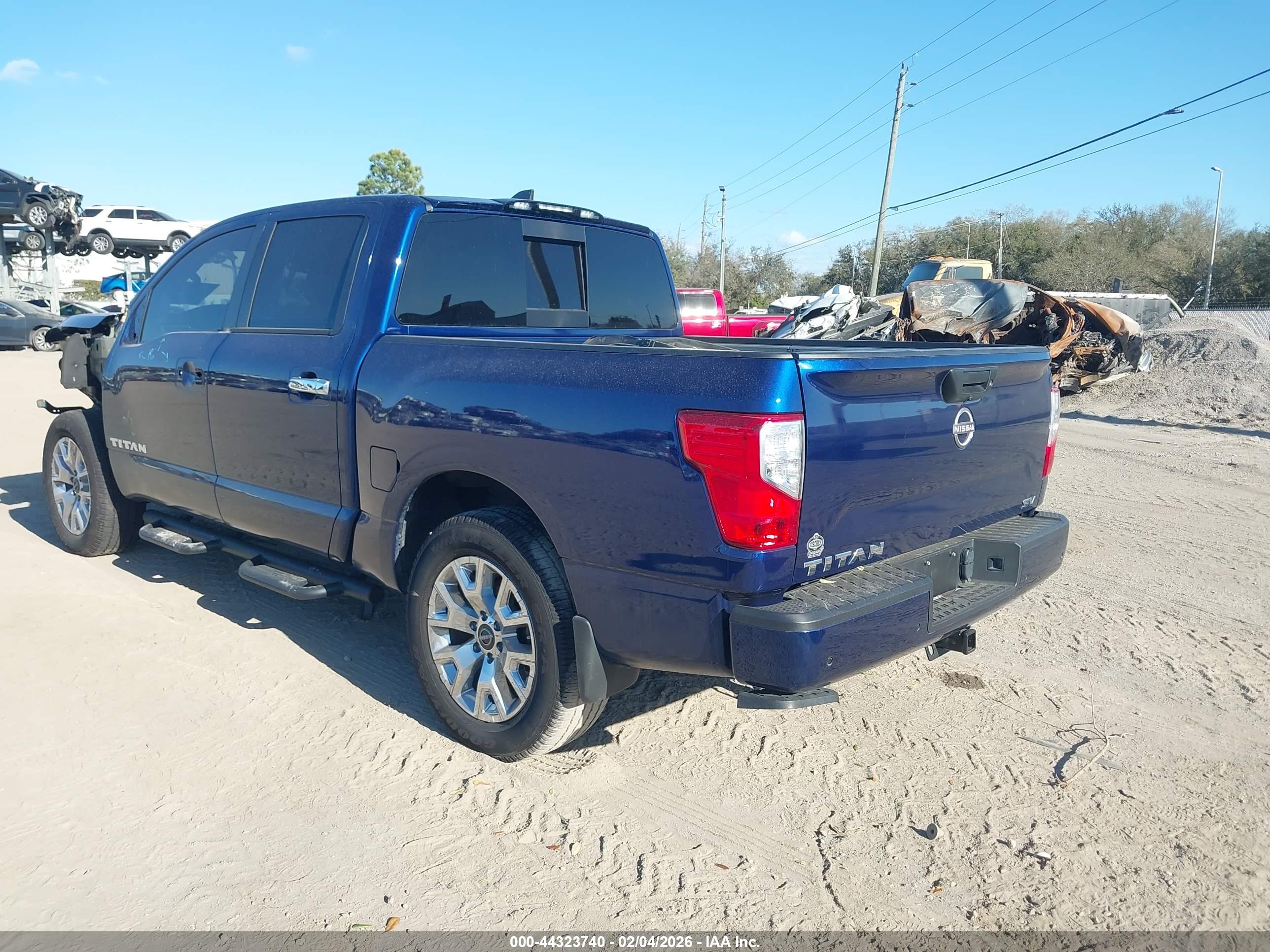 NISSAN TITAN image 3