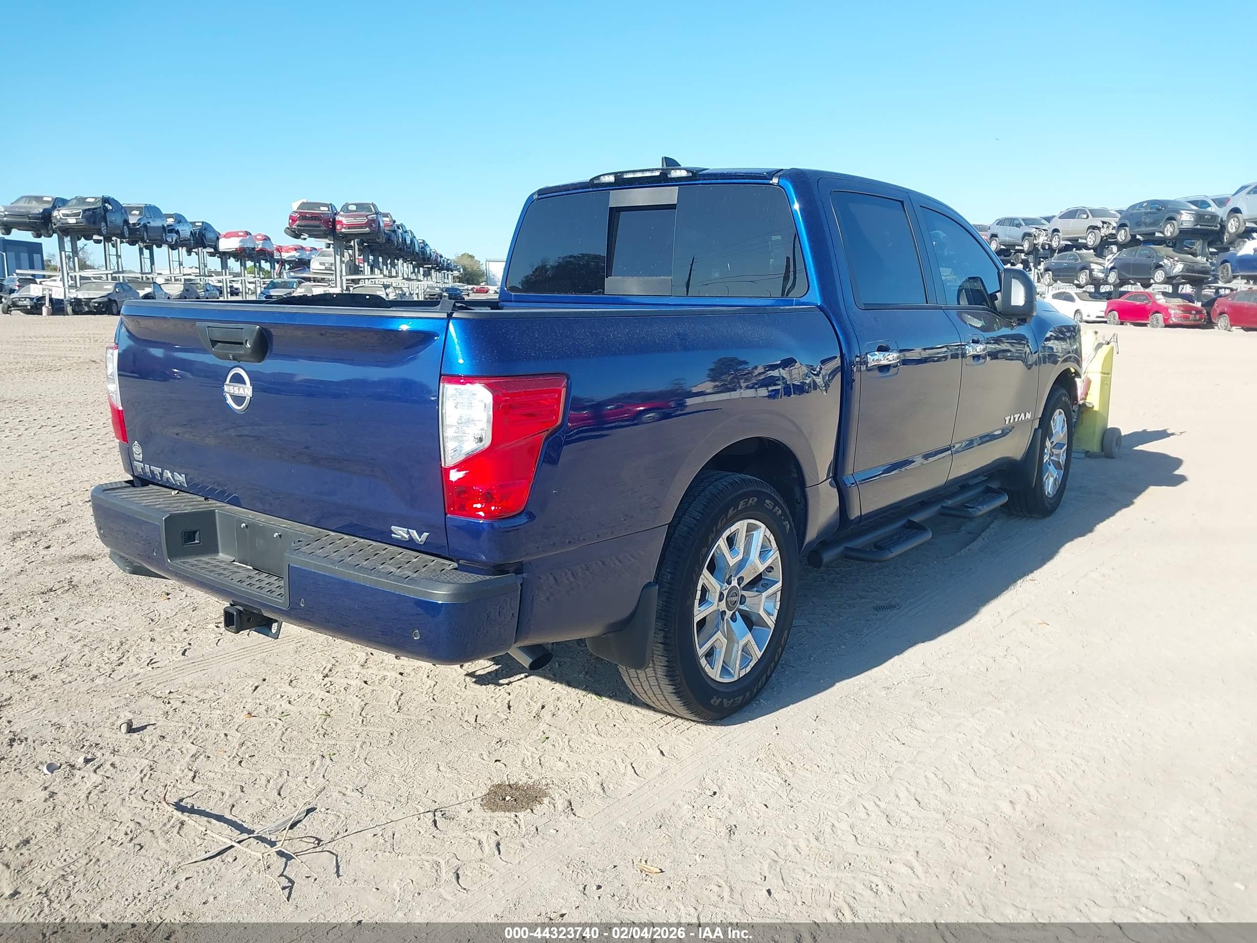NISSAN TITAN image 4
