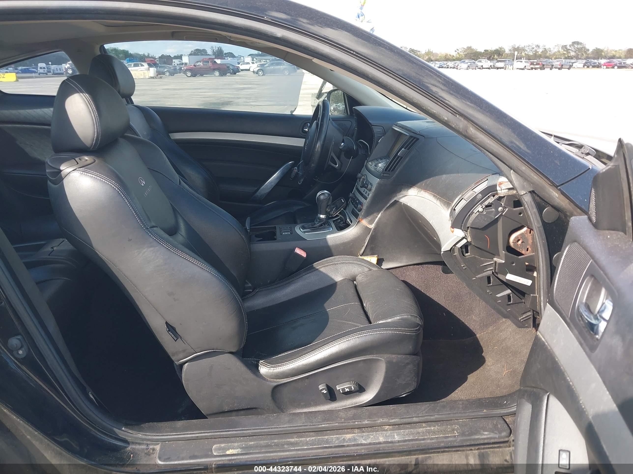 INFINITI G37 image 5