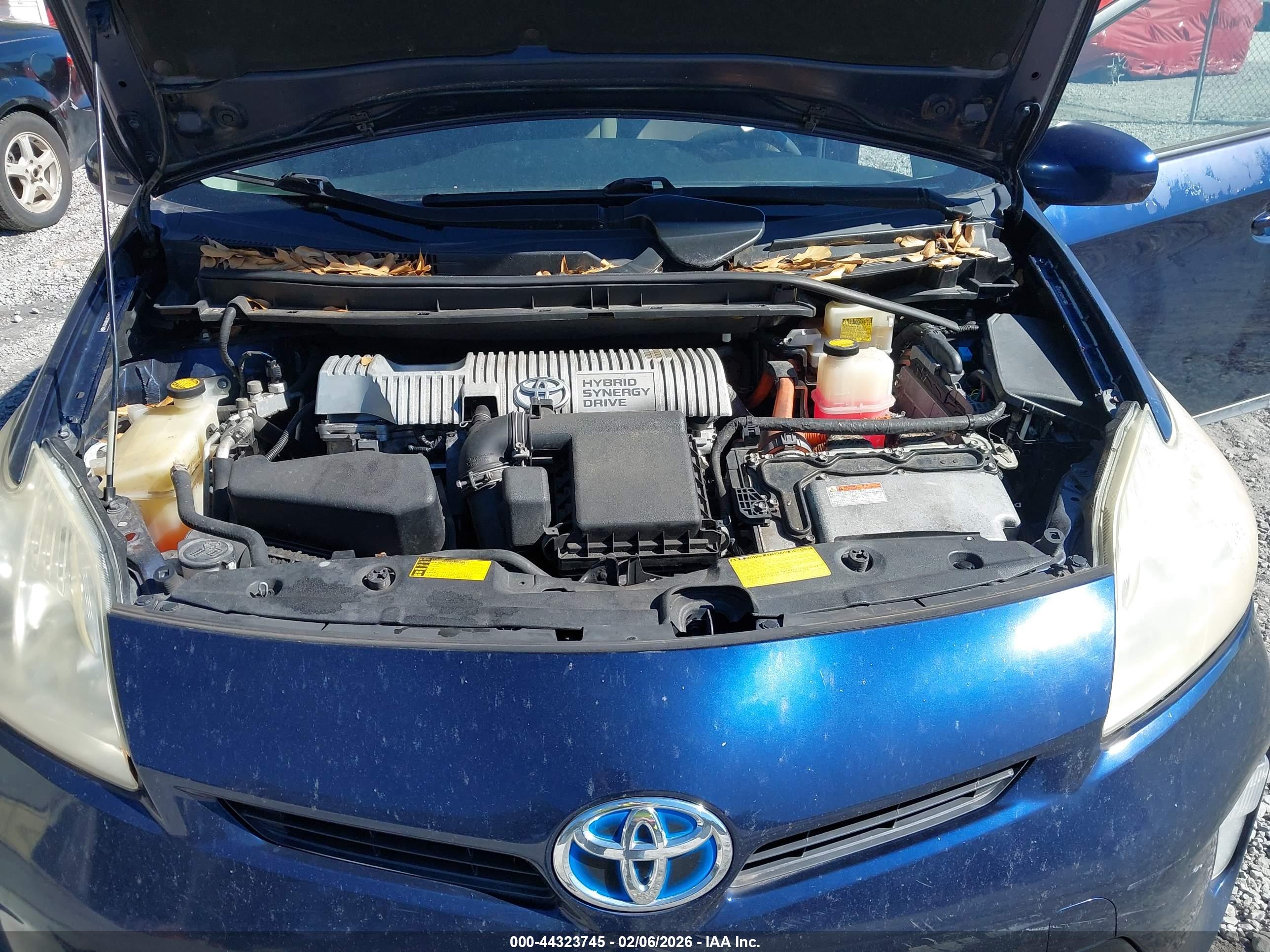 TOYOTA PRIUS image 10