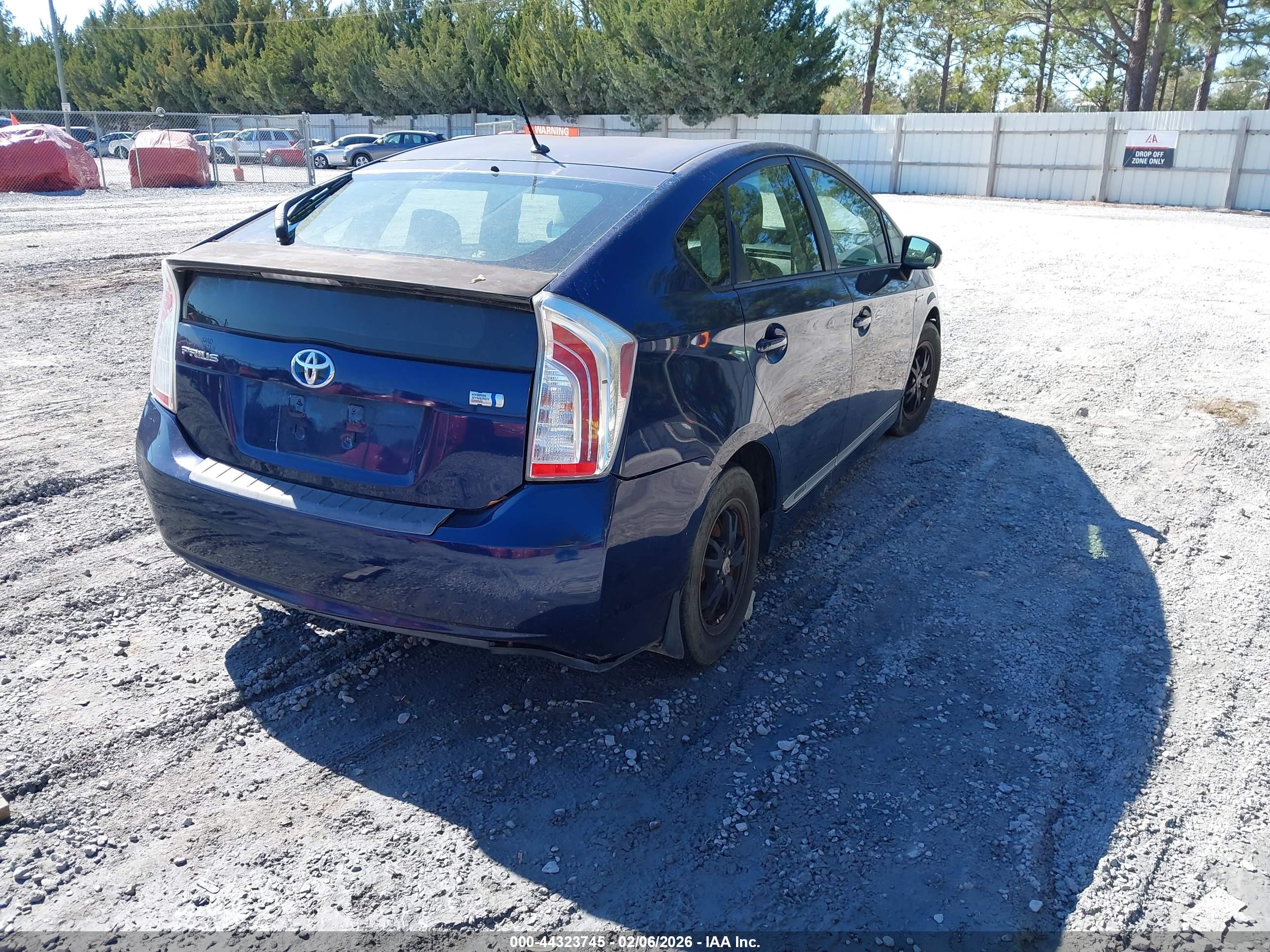 TOYOTA PRIUS image 4