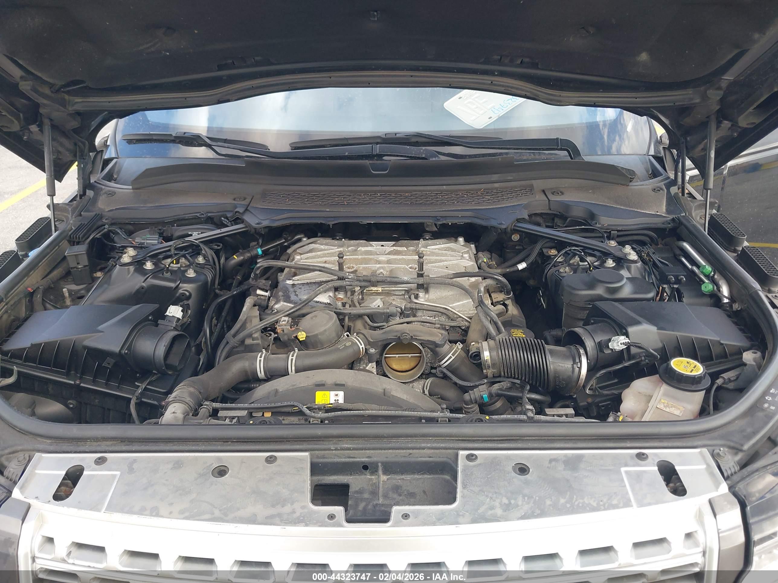 LAND ROVER image 10