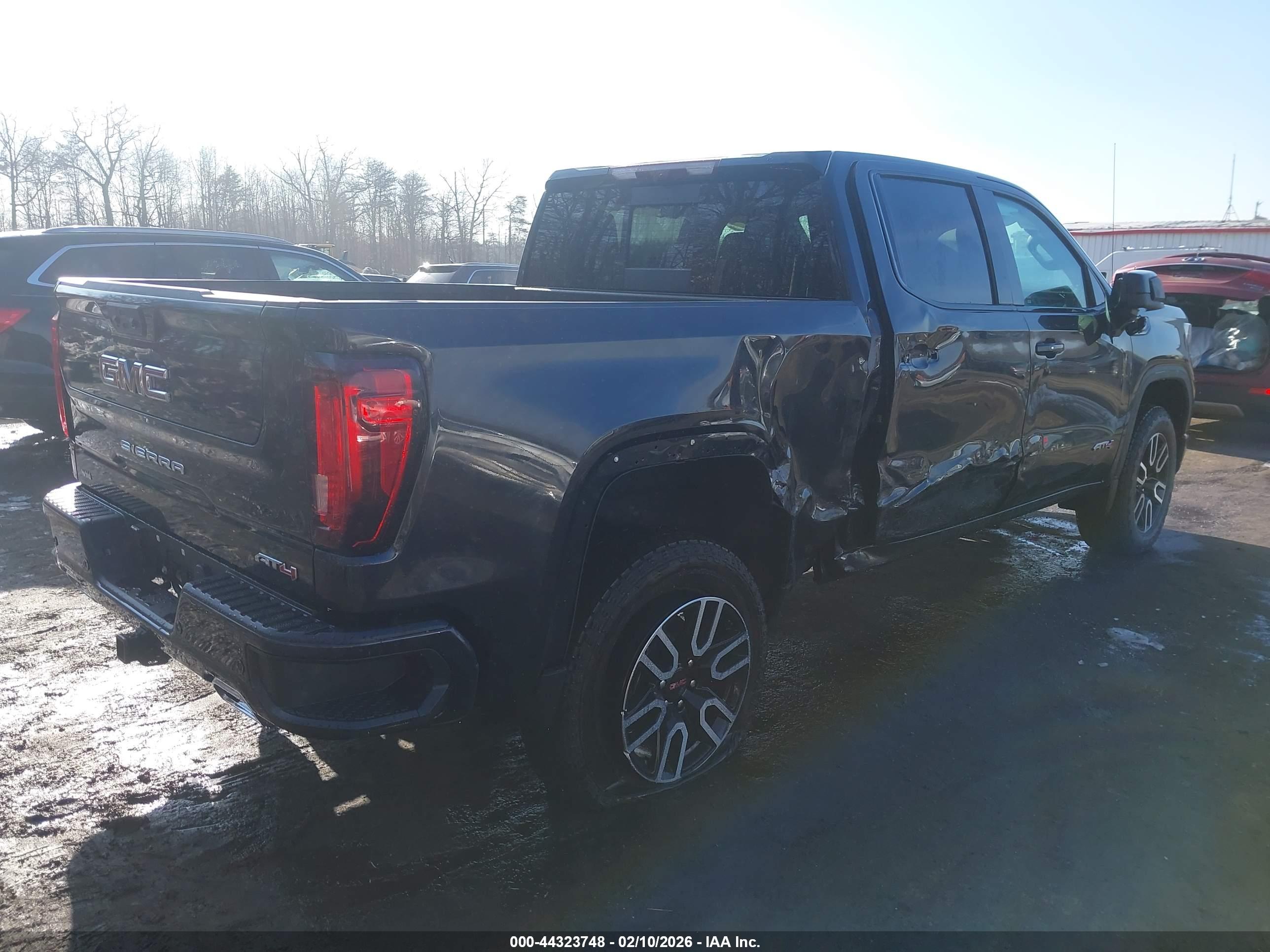 GMC SIERRA image 4